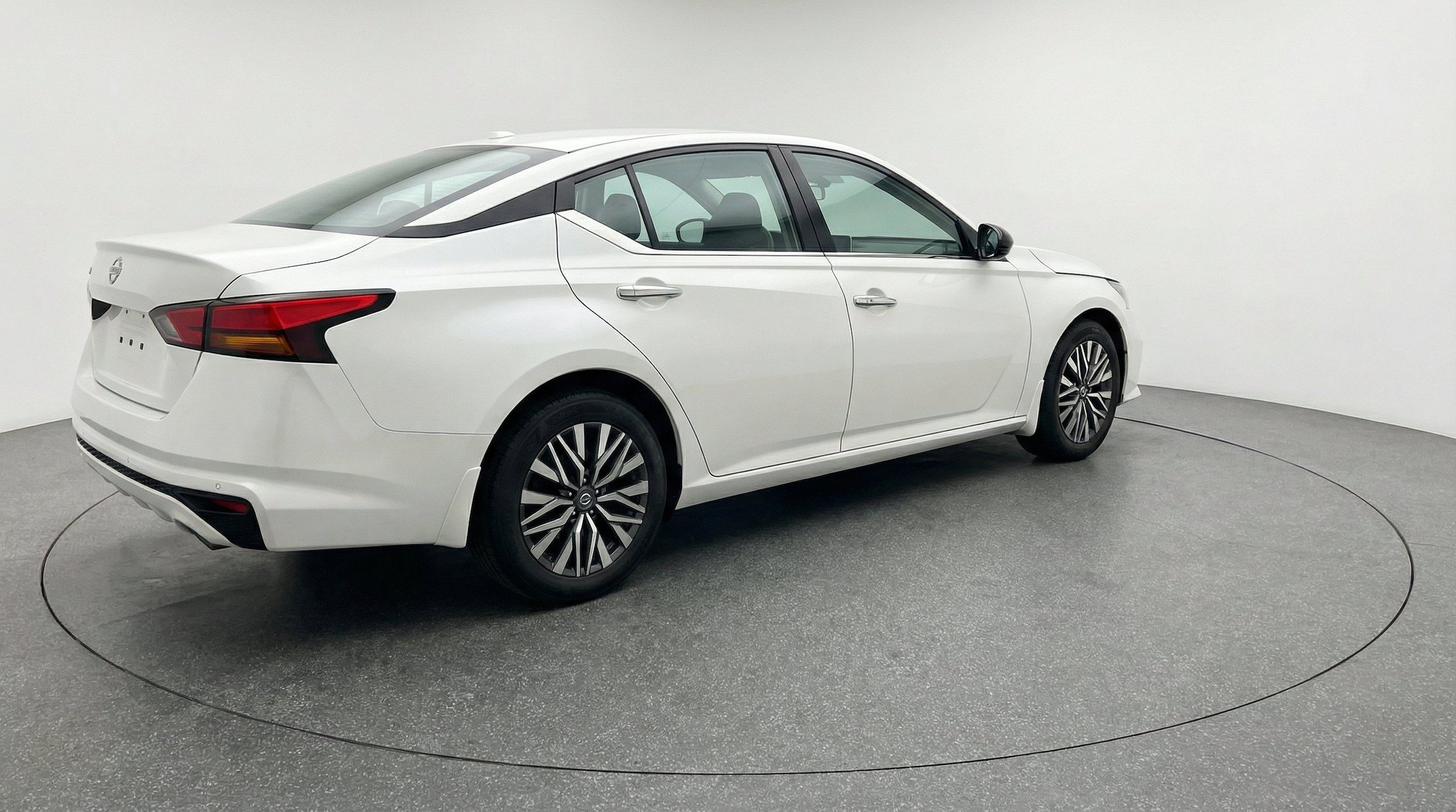 Thumbnail: 2025 Nissan Altima - 9