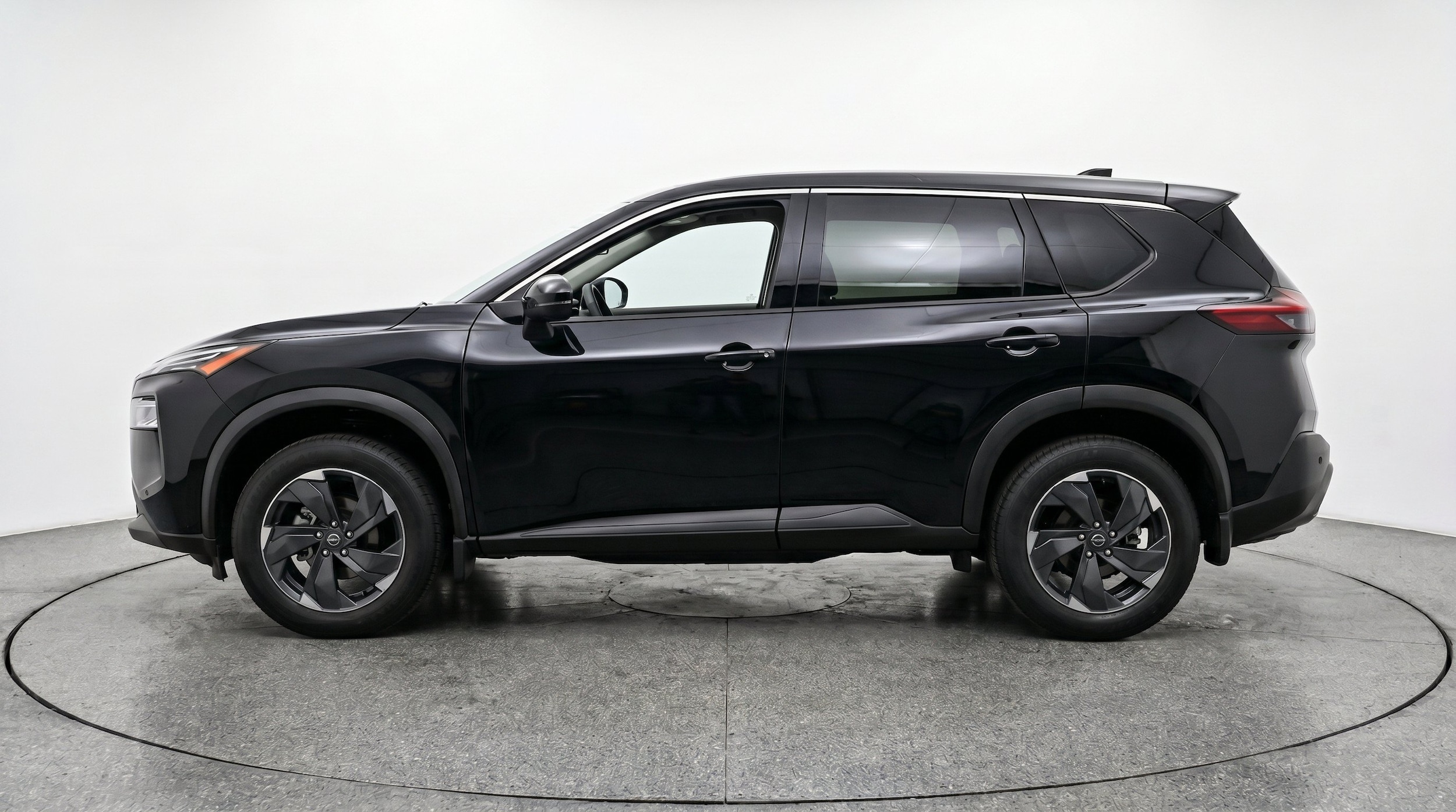 Thumbnail: 2025 Nissan Rogue - 5