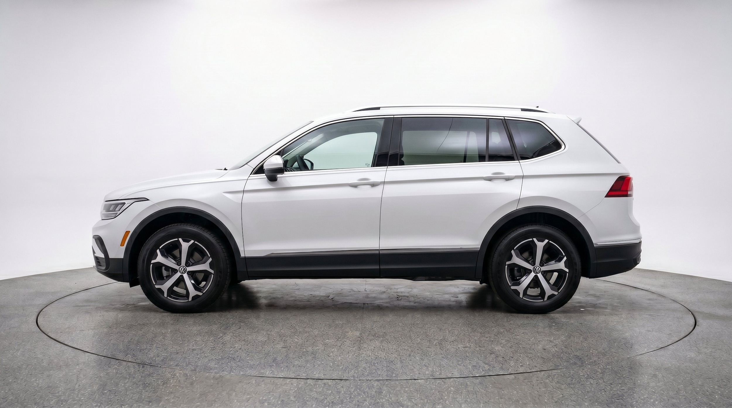 Thumbnail: 2026 Volkswagen Tiguan - 5