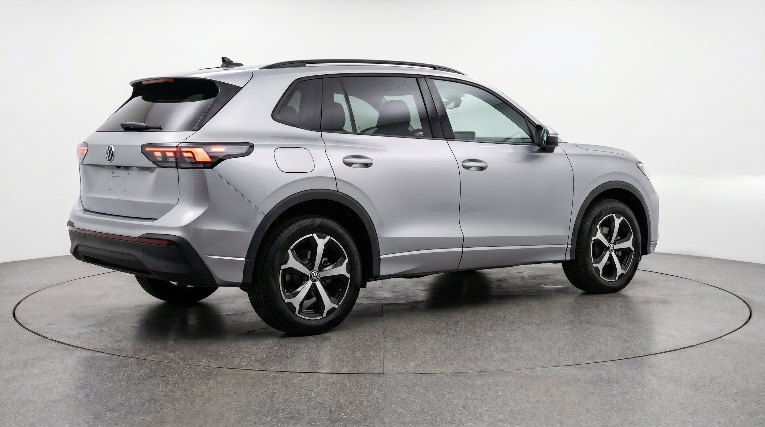 Thumbnail: 2026 Volkswagen Tiguan - 9