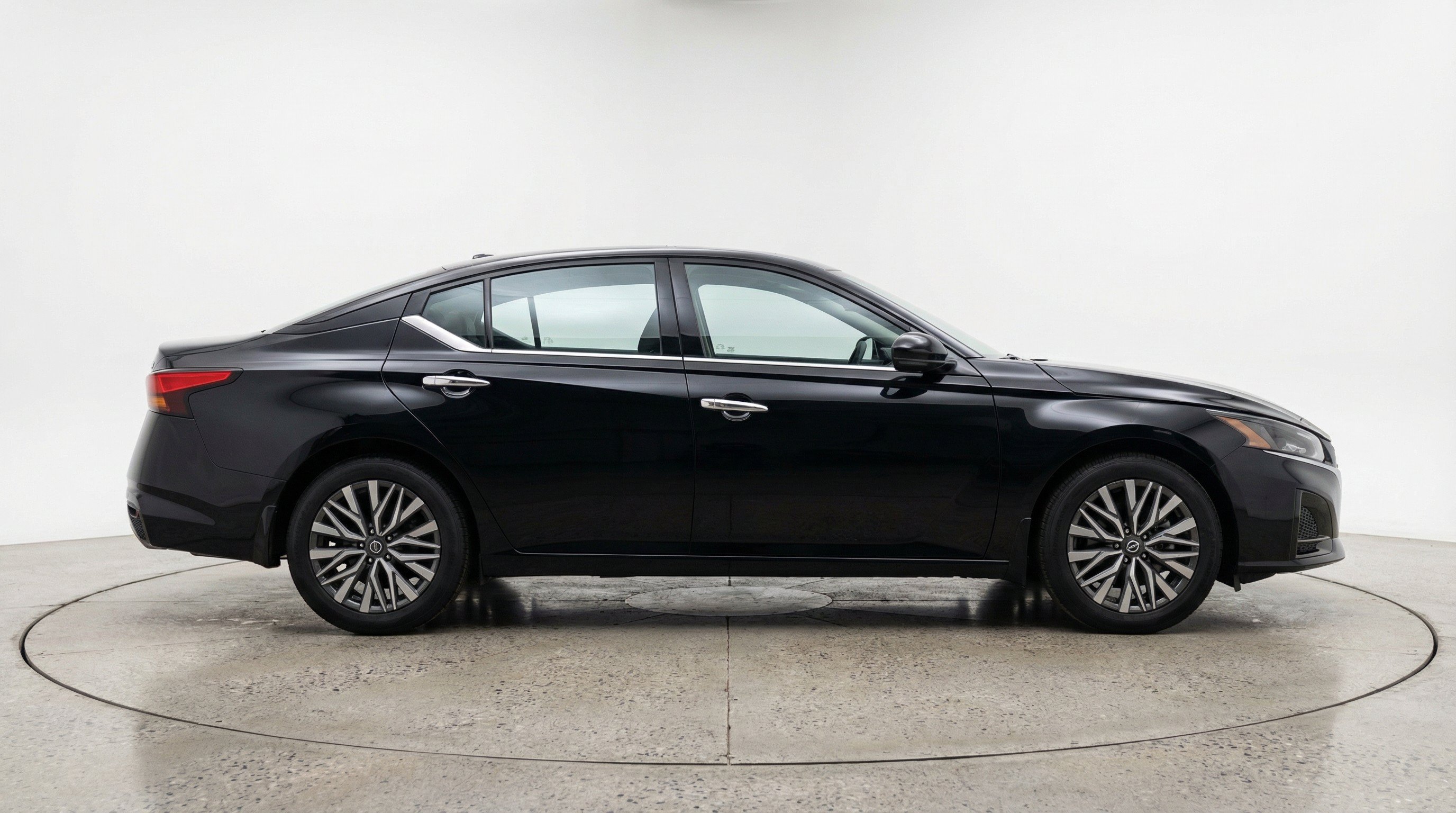 Thumbnail: 2025 Nissan Altima - 10