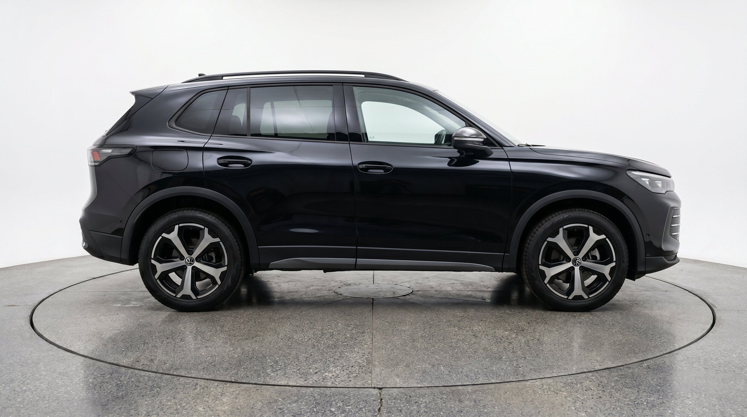 Thumbnail: 2026 Volkswagen Tiguan - 10