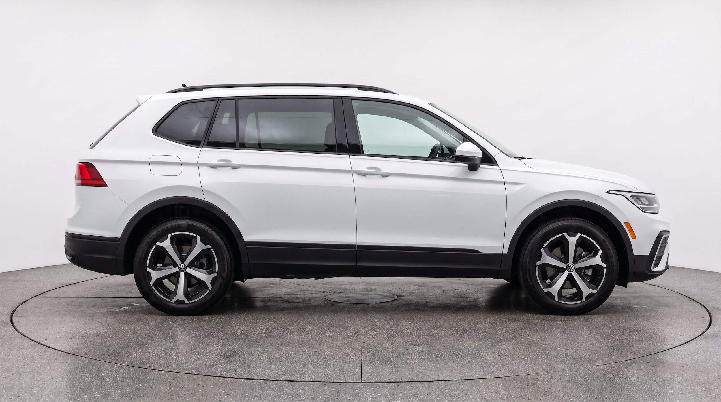 Thumbnail: 2026 Volkswagen Tiguan - 10