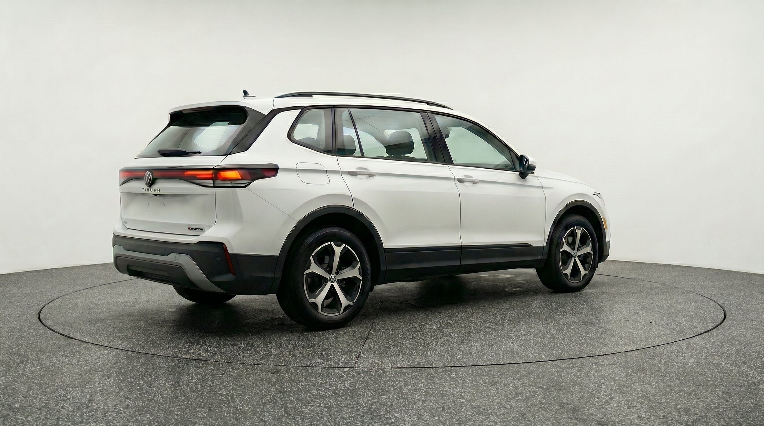 Thumbnail: 2026 Volkswagen Tiguan - 9