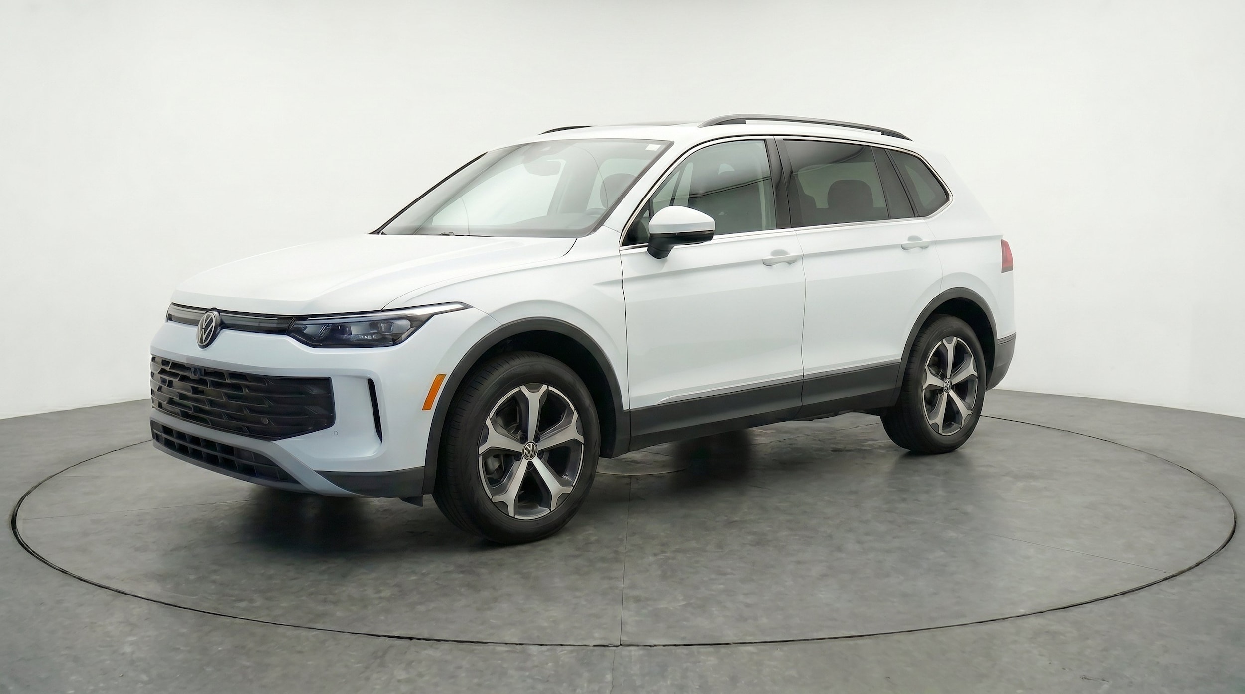 Thumbnail: 2026 Volkswagen Tiguan - 3