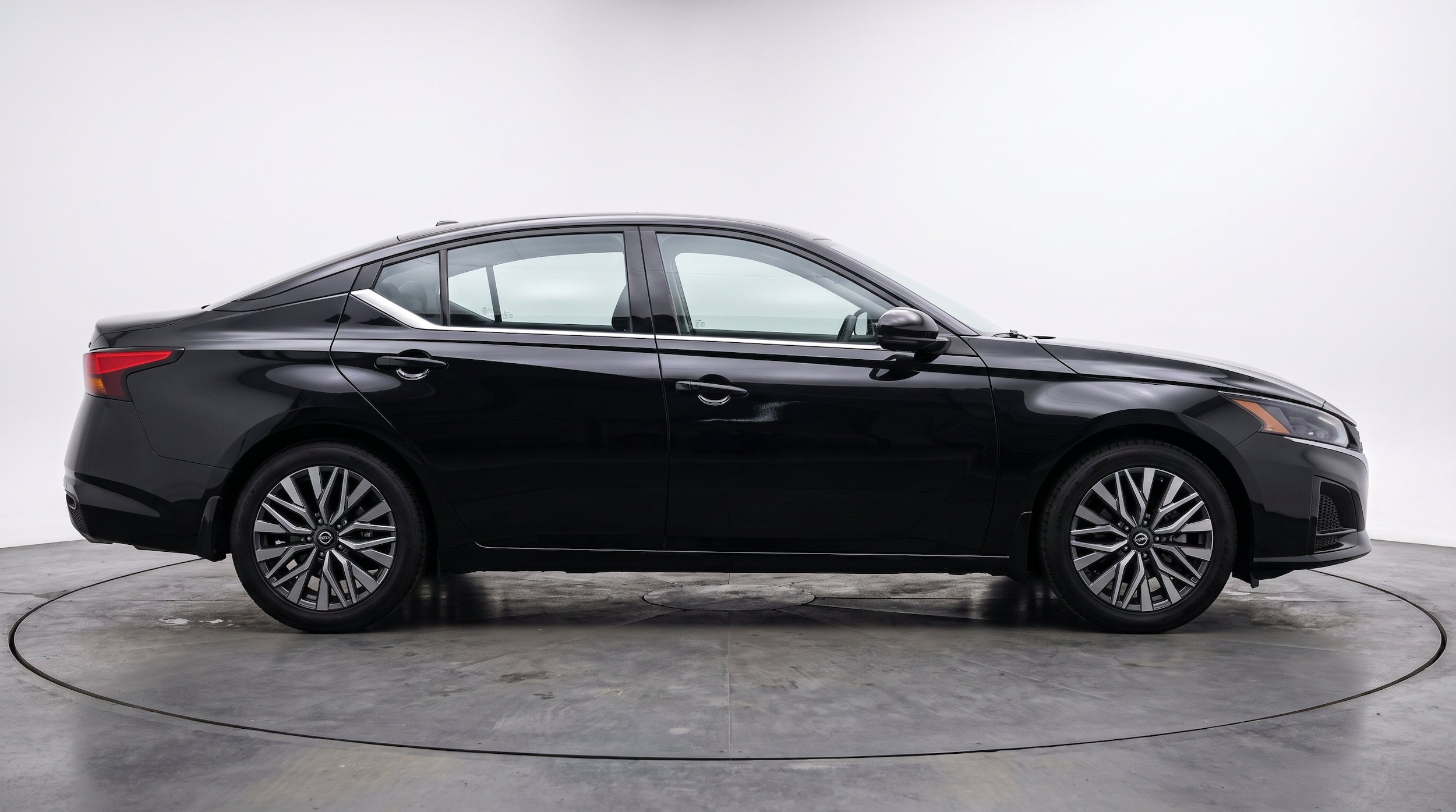 Thumbnail: 2025 Nissan Altima - 10