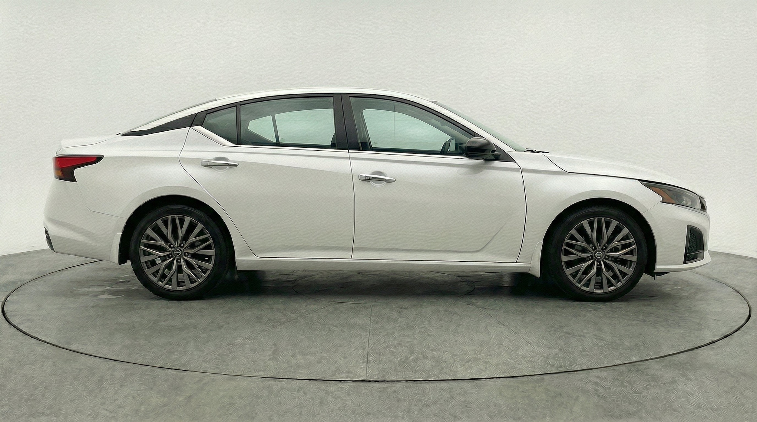 Thumbnail: 2025 Nissan Altima - 10