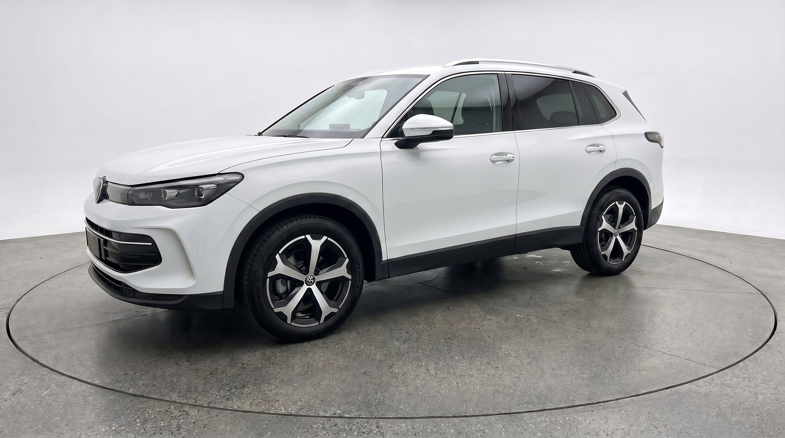 Thumbnail: 2026 Volkswagen Tiguan - 3