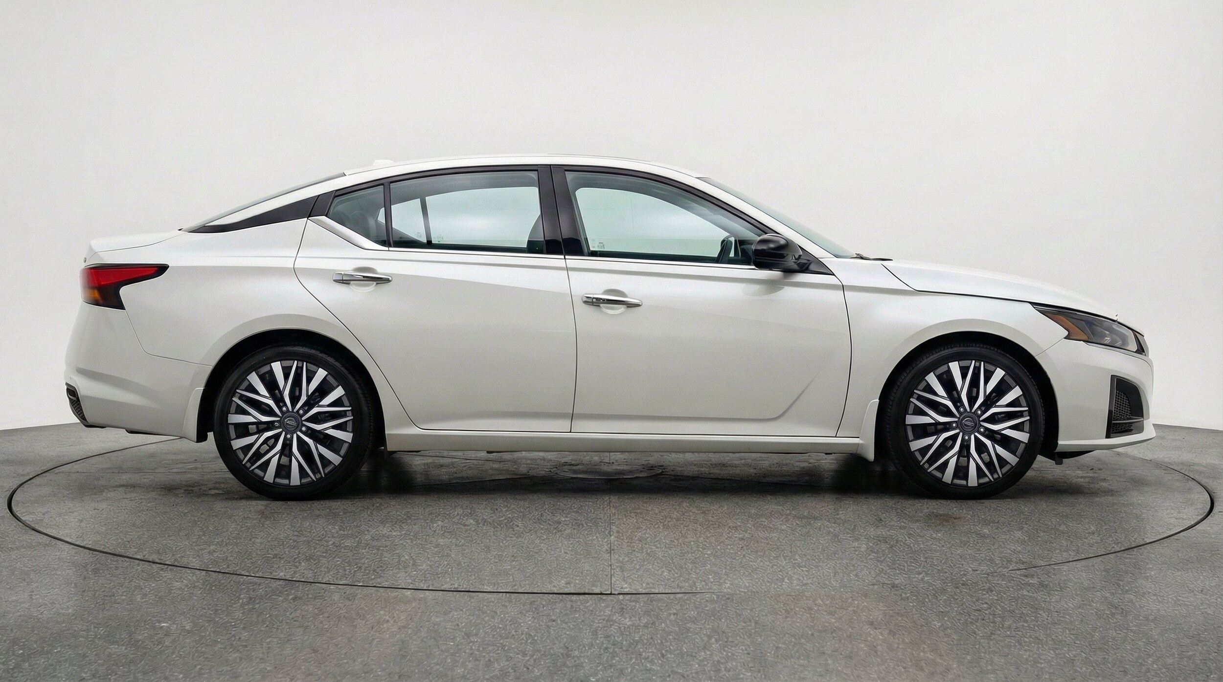 Thumbnail: 2025 Nissan Altima - 10