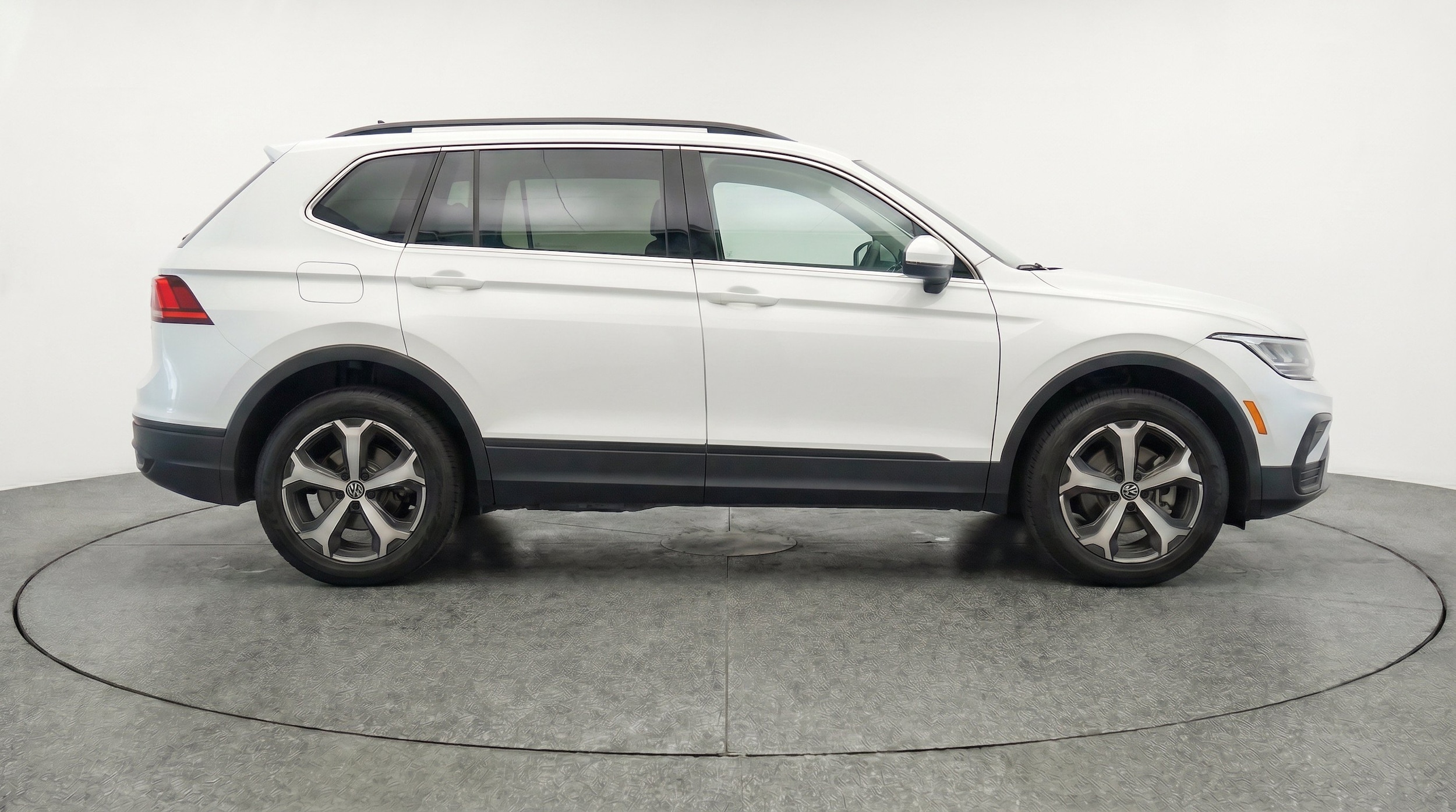 Thumbnail: 2026 Volkswagen Tiguan - 10