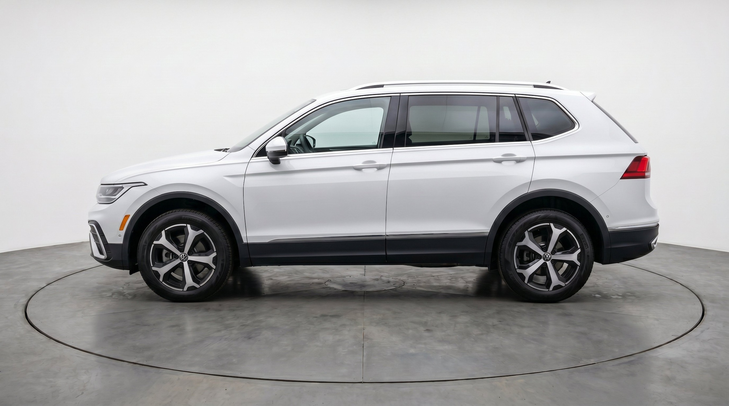 Thumbnail: 2026 Volkswagen Tiguan - 5