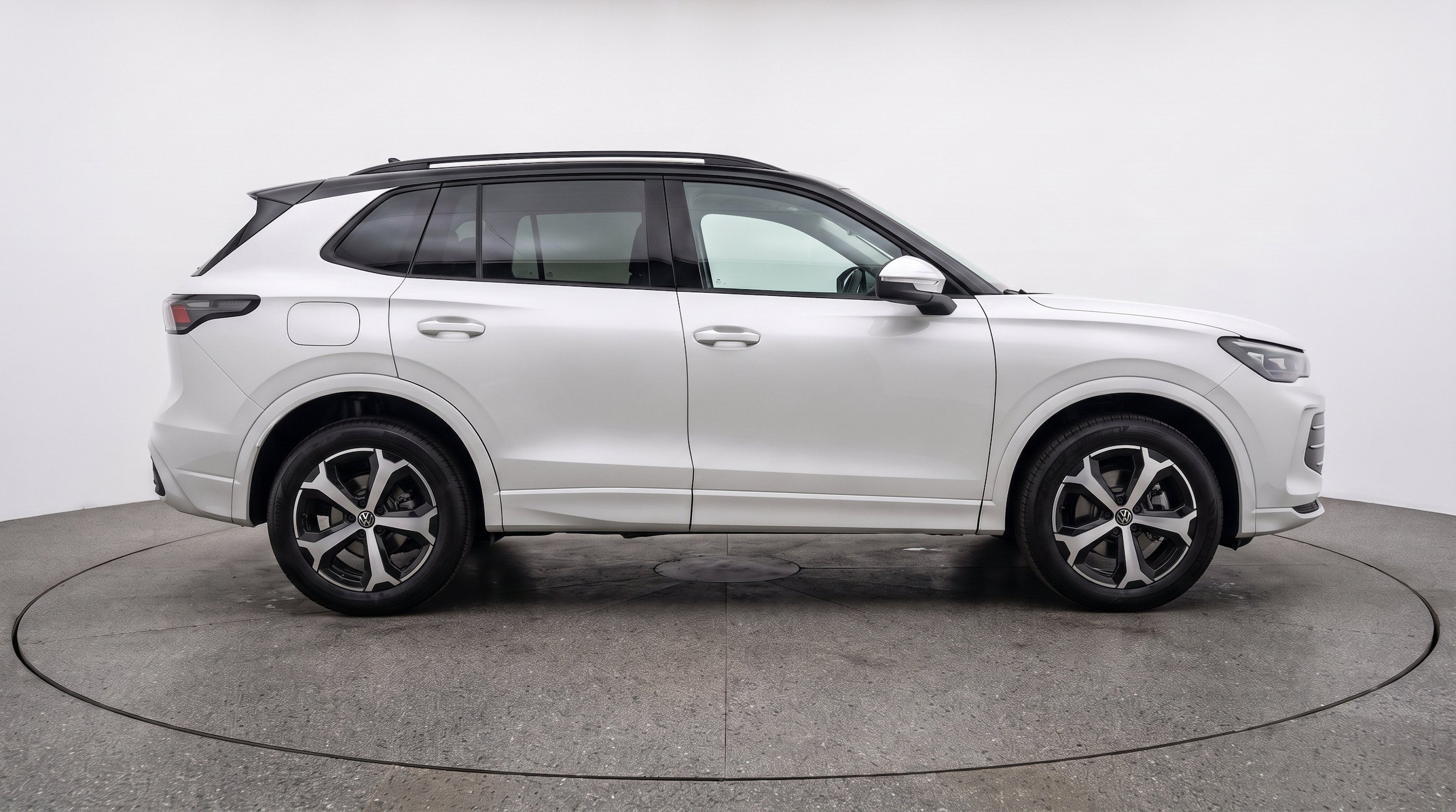 Thumbnail: 2026 Volkswagen Tiguan - 10