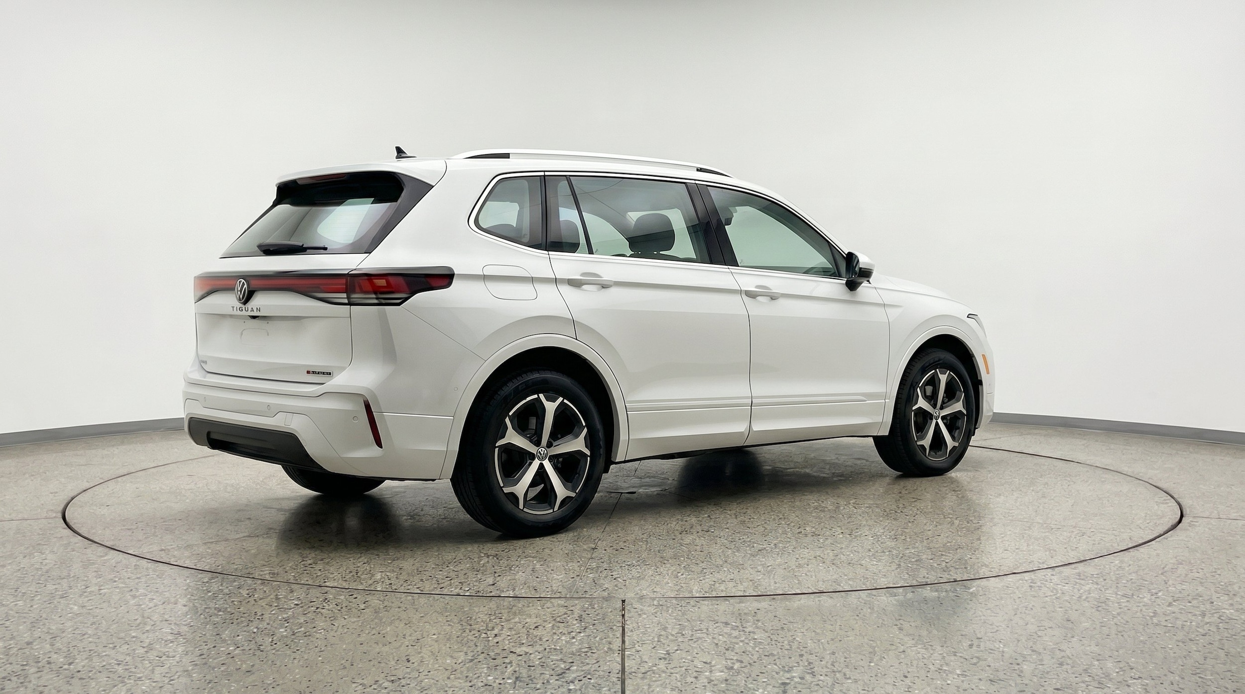 Thumbnail: 2026 Volkswagen Tiguan - 9