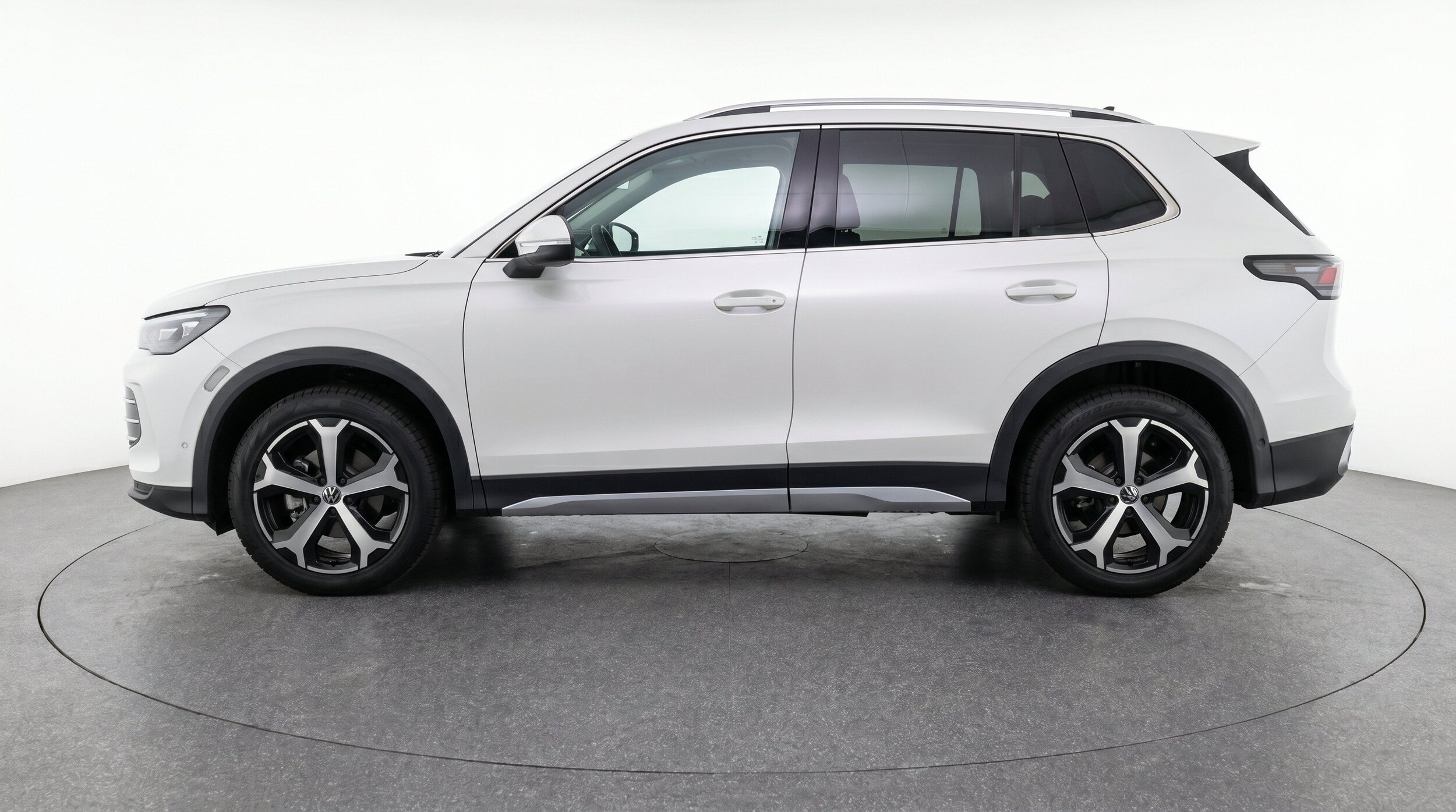 Thumbnail: 2026 Volkswagen Tiguan - 5