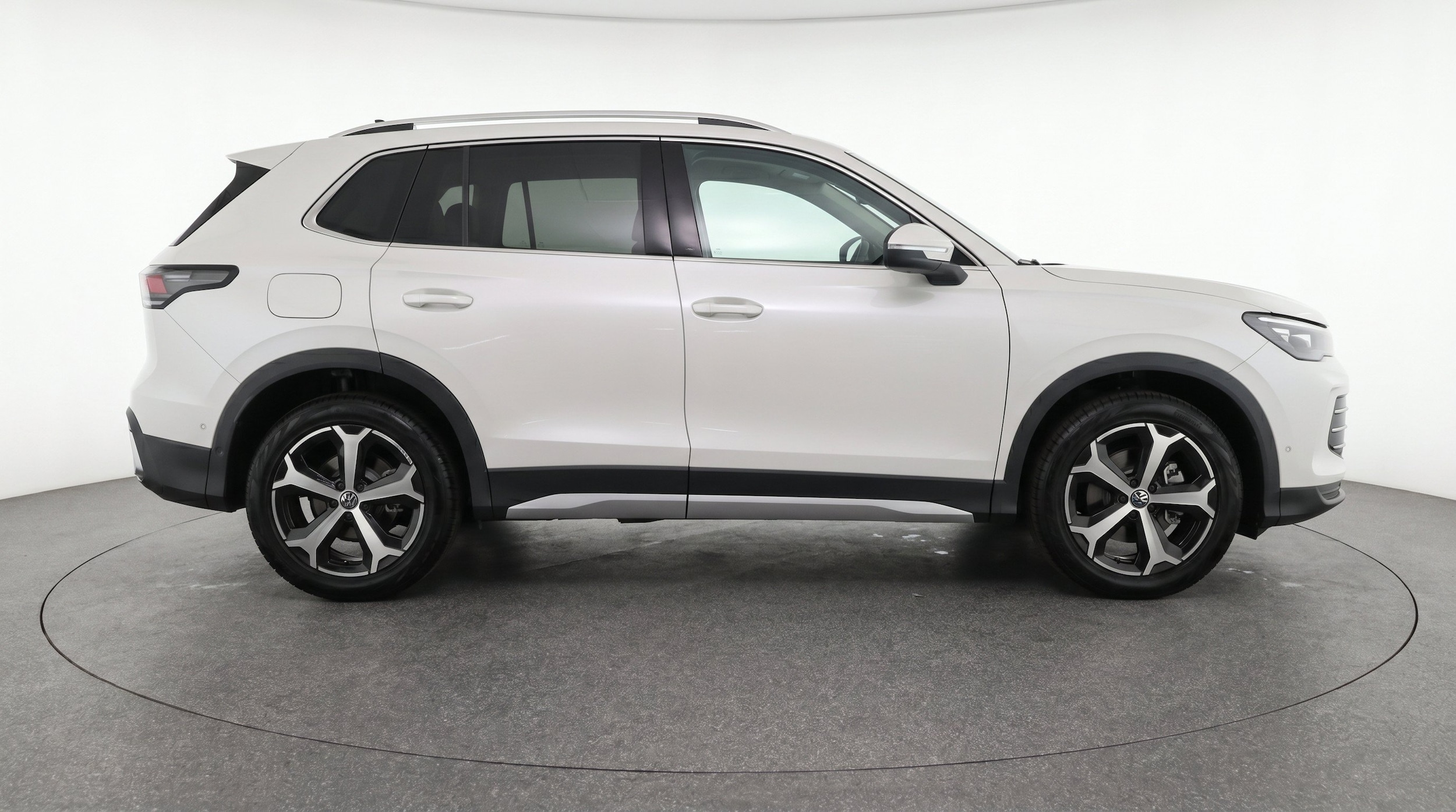 Thumbnail: 2026 Volkswagen Tiguan - 10
