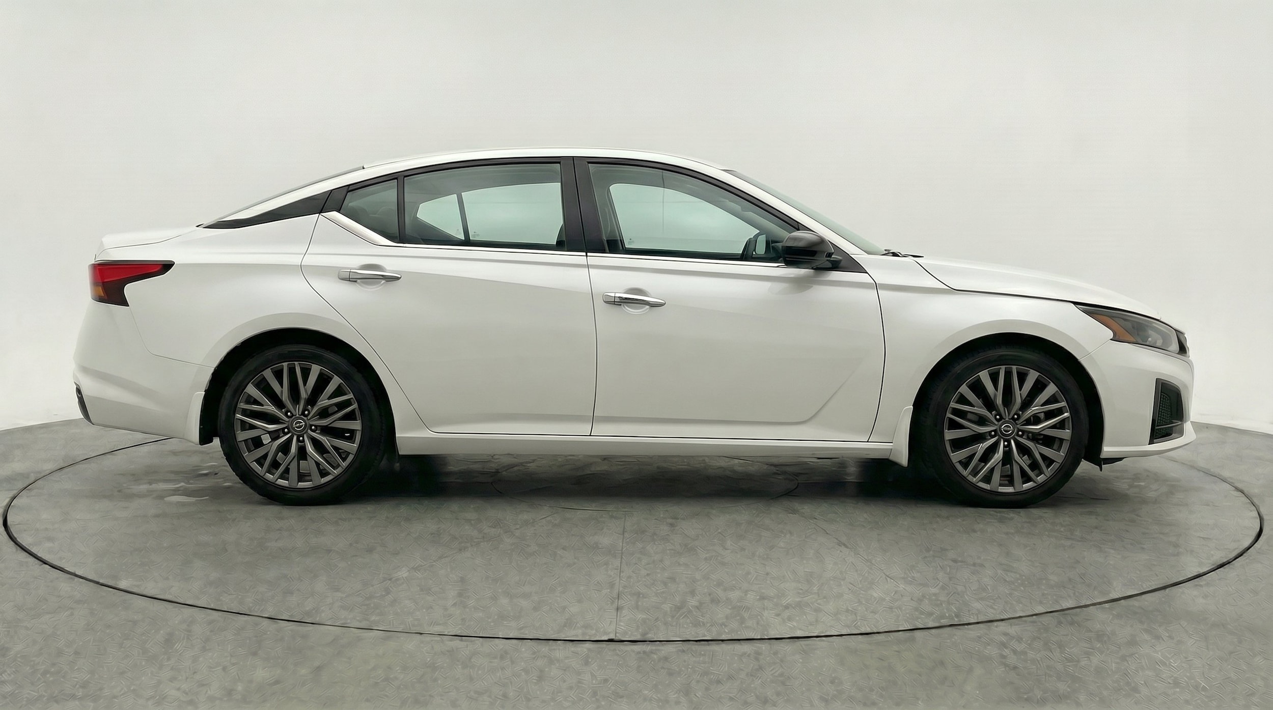 Thumbnail: 2025 Nissan Altima - 10