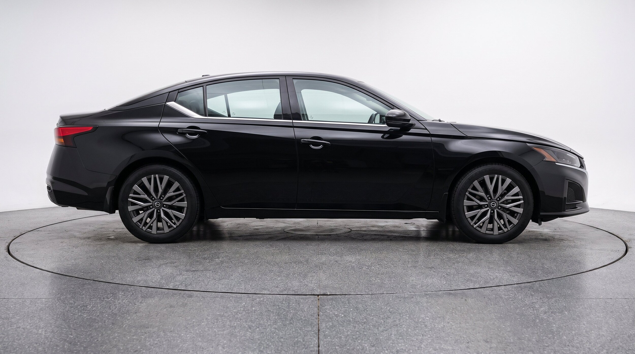 Thumbnail: 2025 Nissan Altima - 10