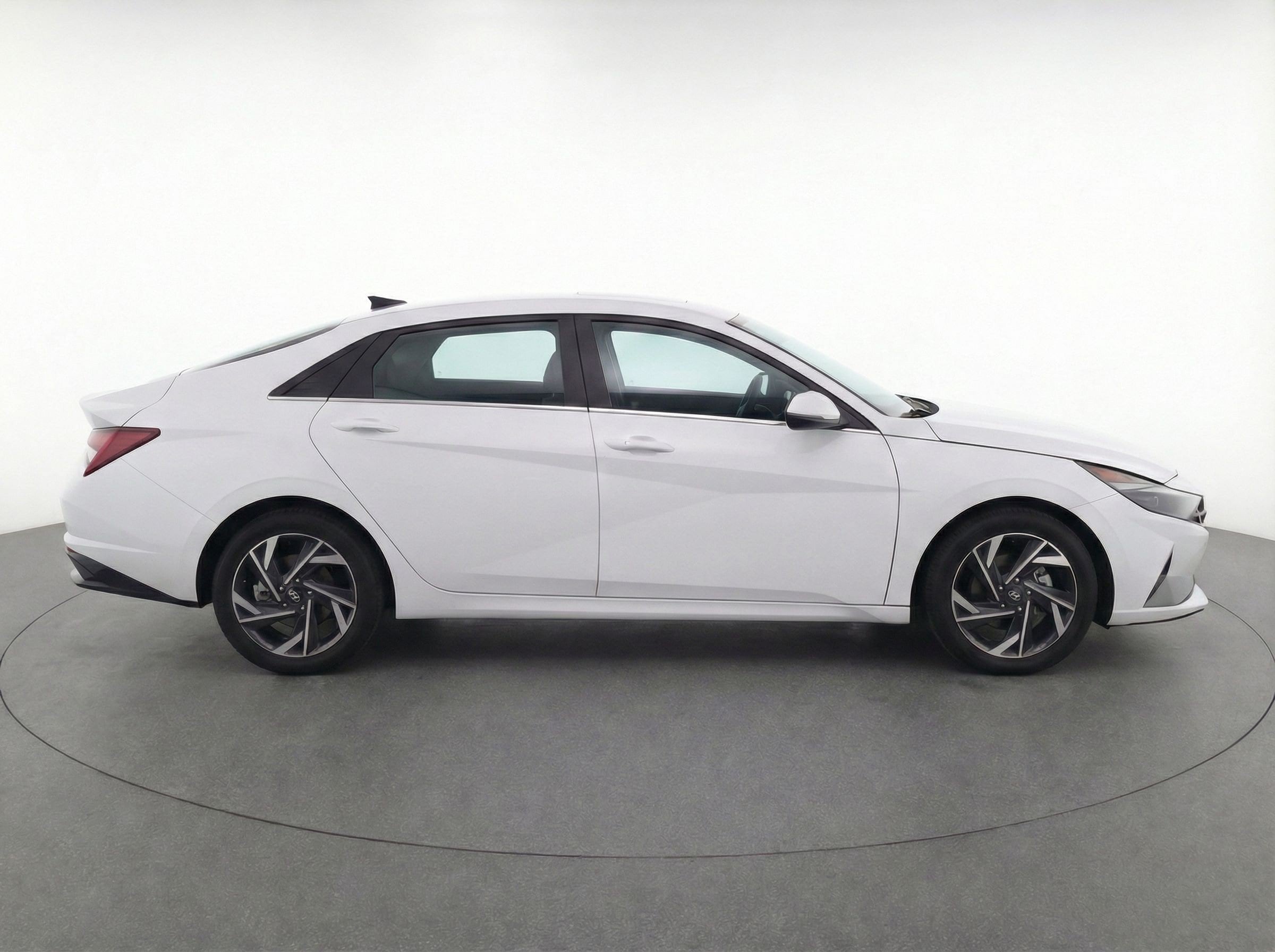 Thumbnail: 2025 Hyundai Elantra - 10