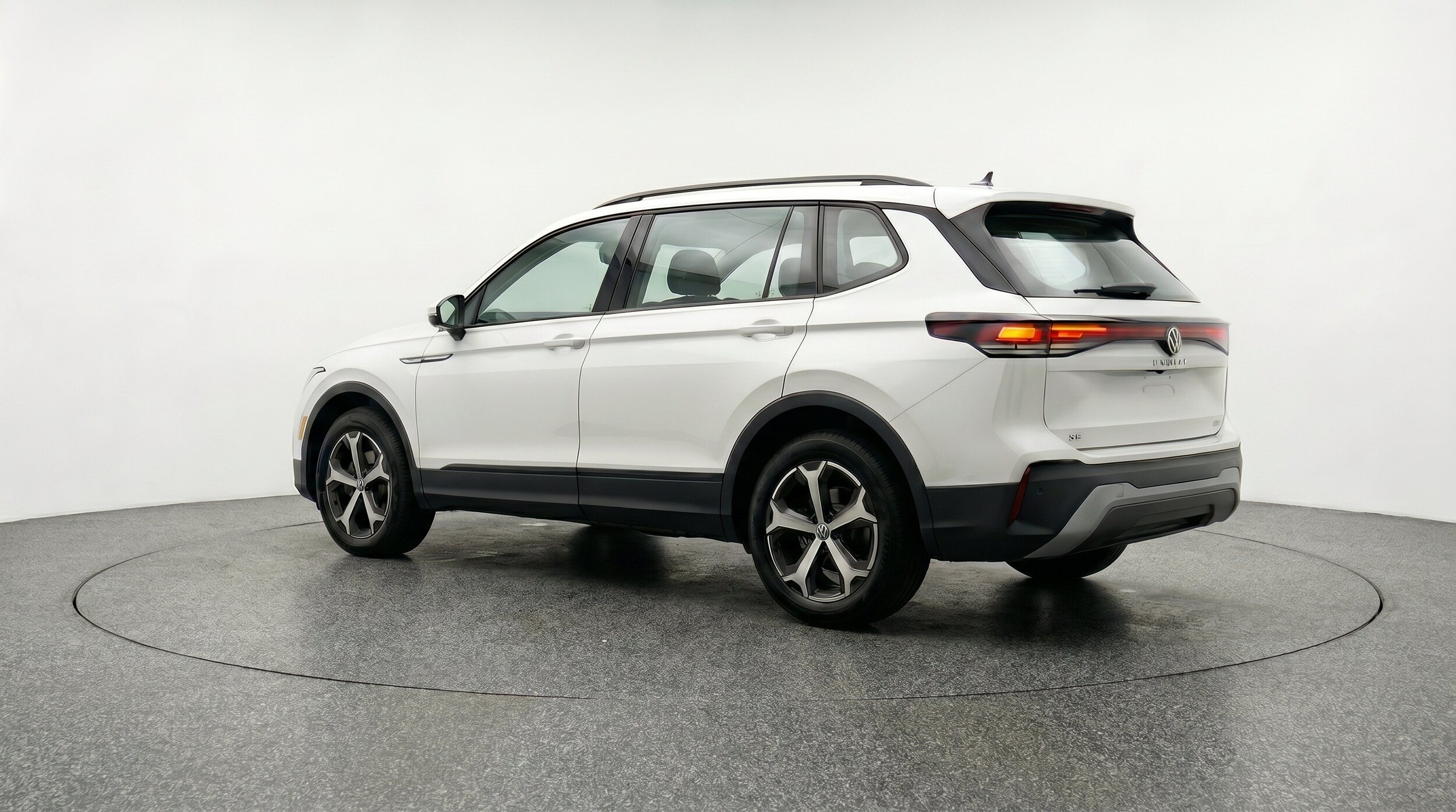 Thumbnail: 2026 Volkswagen Tiguan - 6