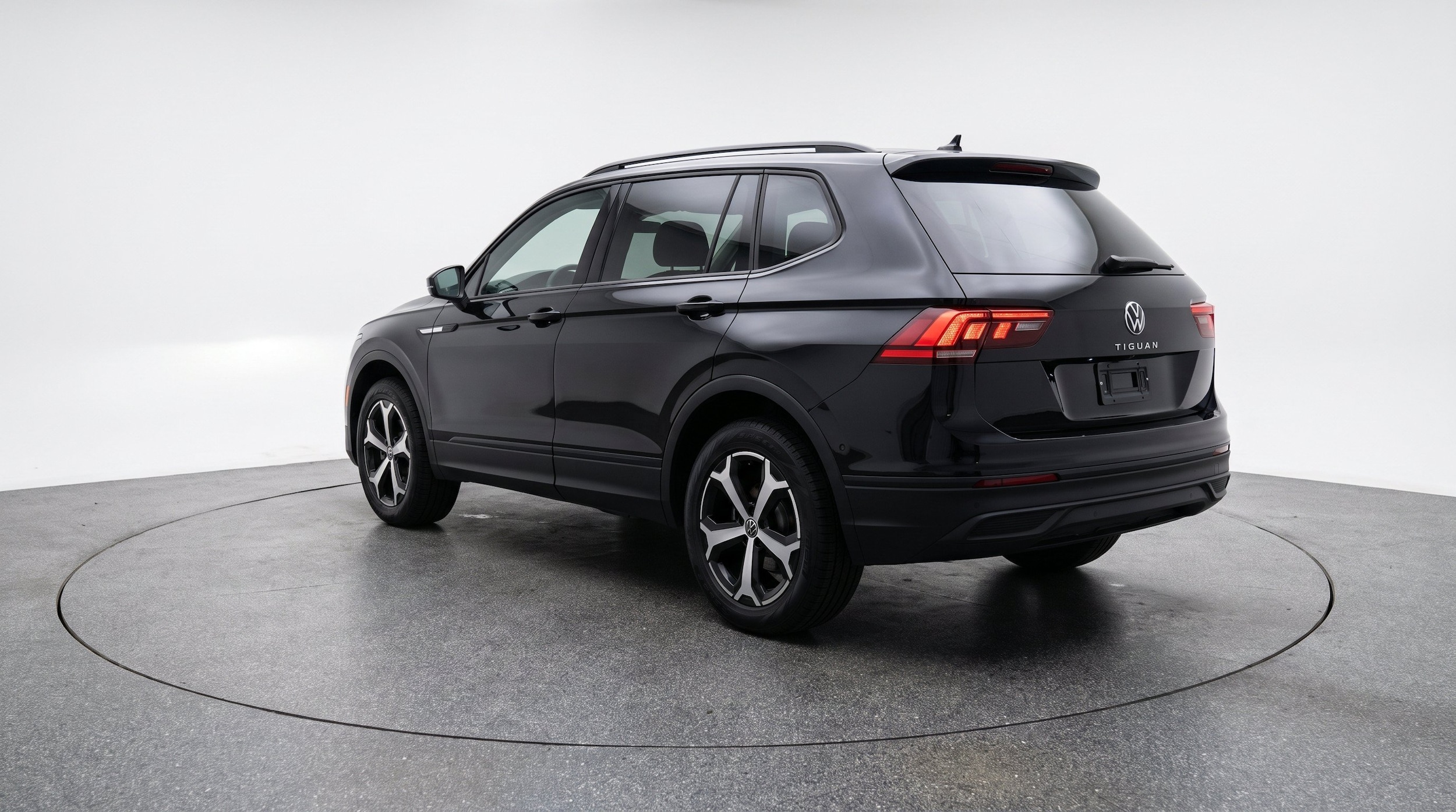 Thumbnail: 2026 Volkswagen Tiguan - 6