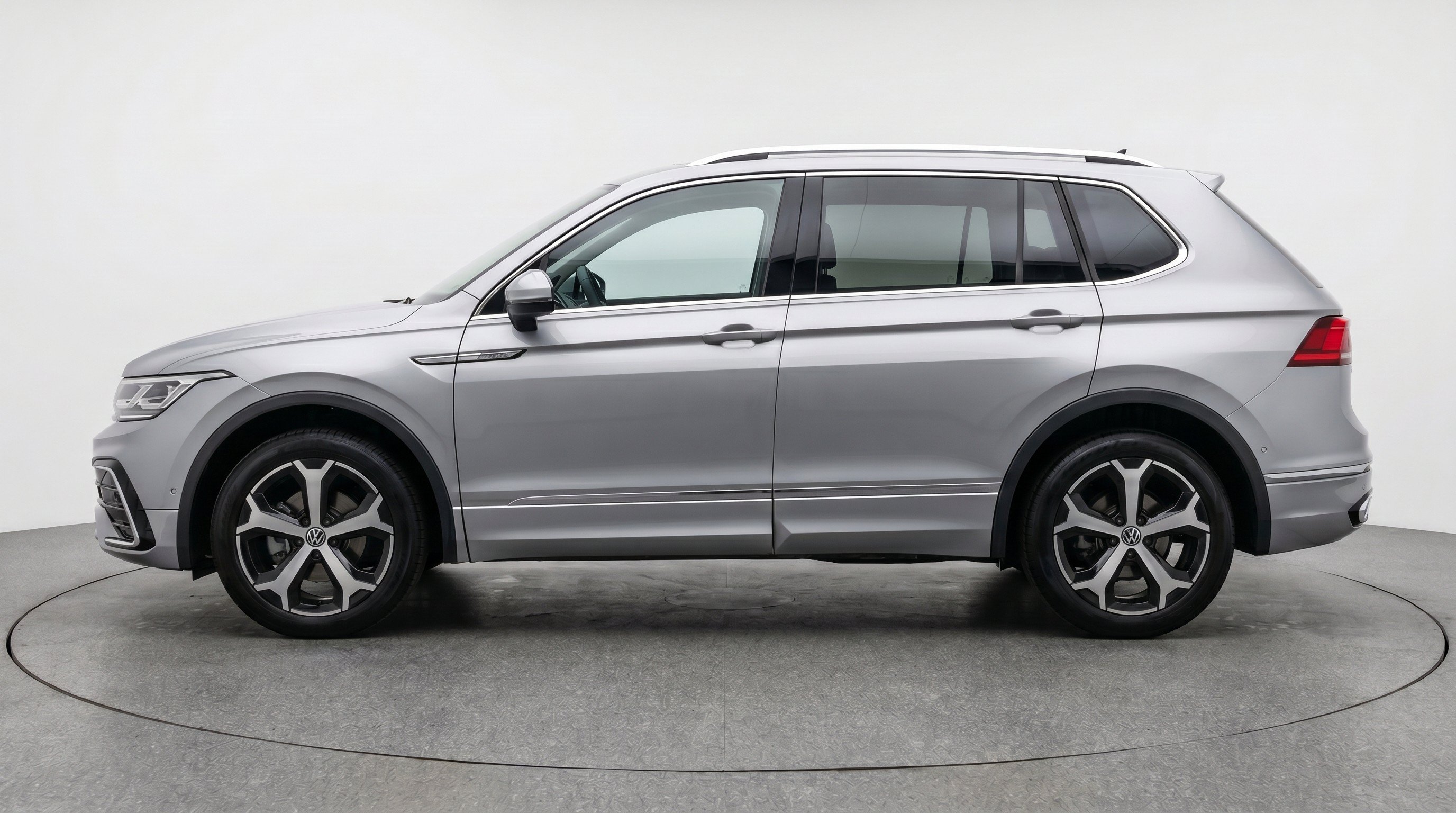 Thumbnail: 2026 Volkswagen Tiguan - 5