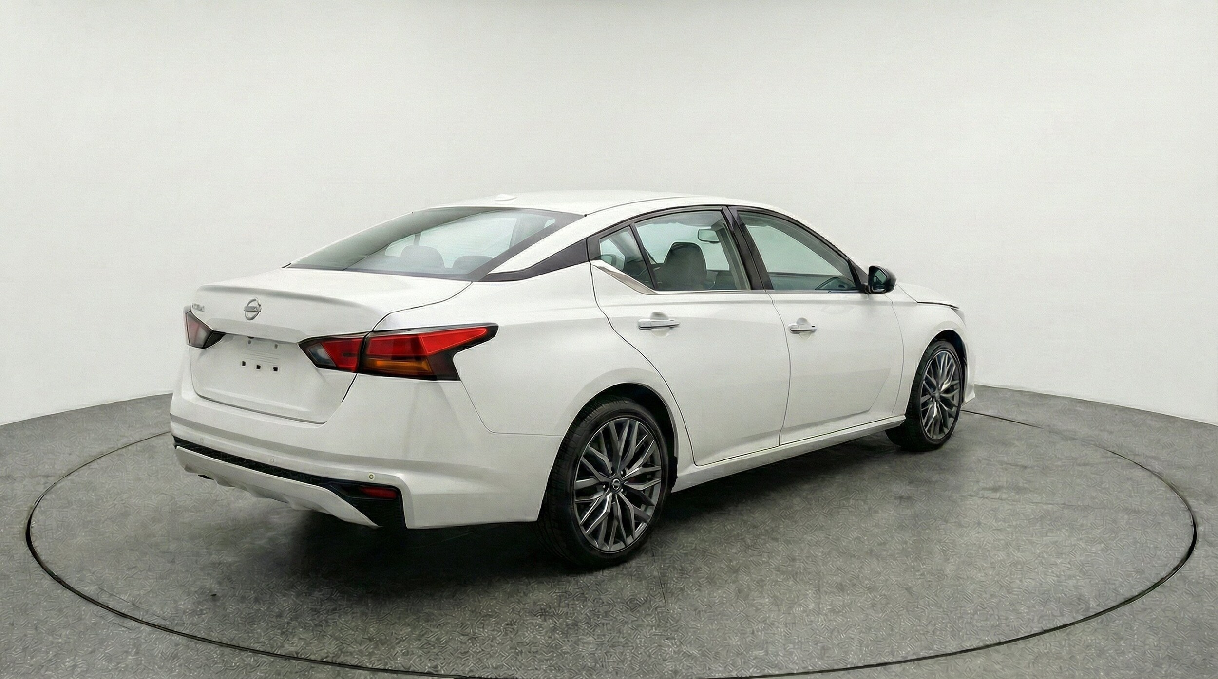 Thumbnail: 2025 Nissan Altima - 9