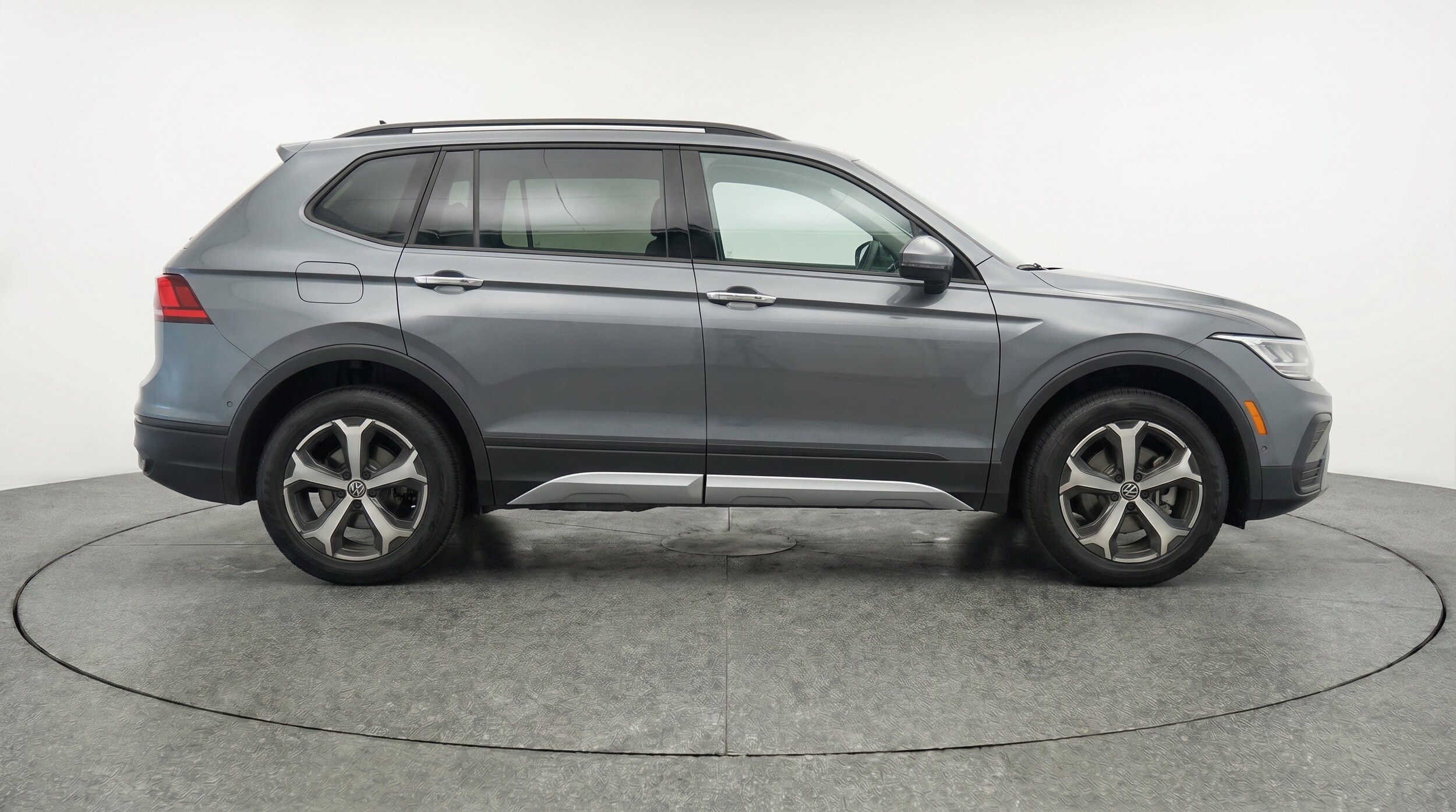 Thumbnail: 2026 Volkswagen Tiguan - 10