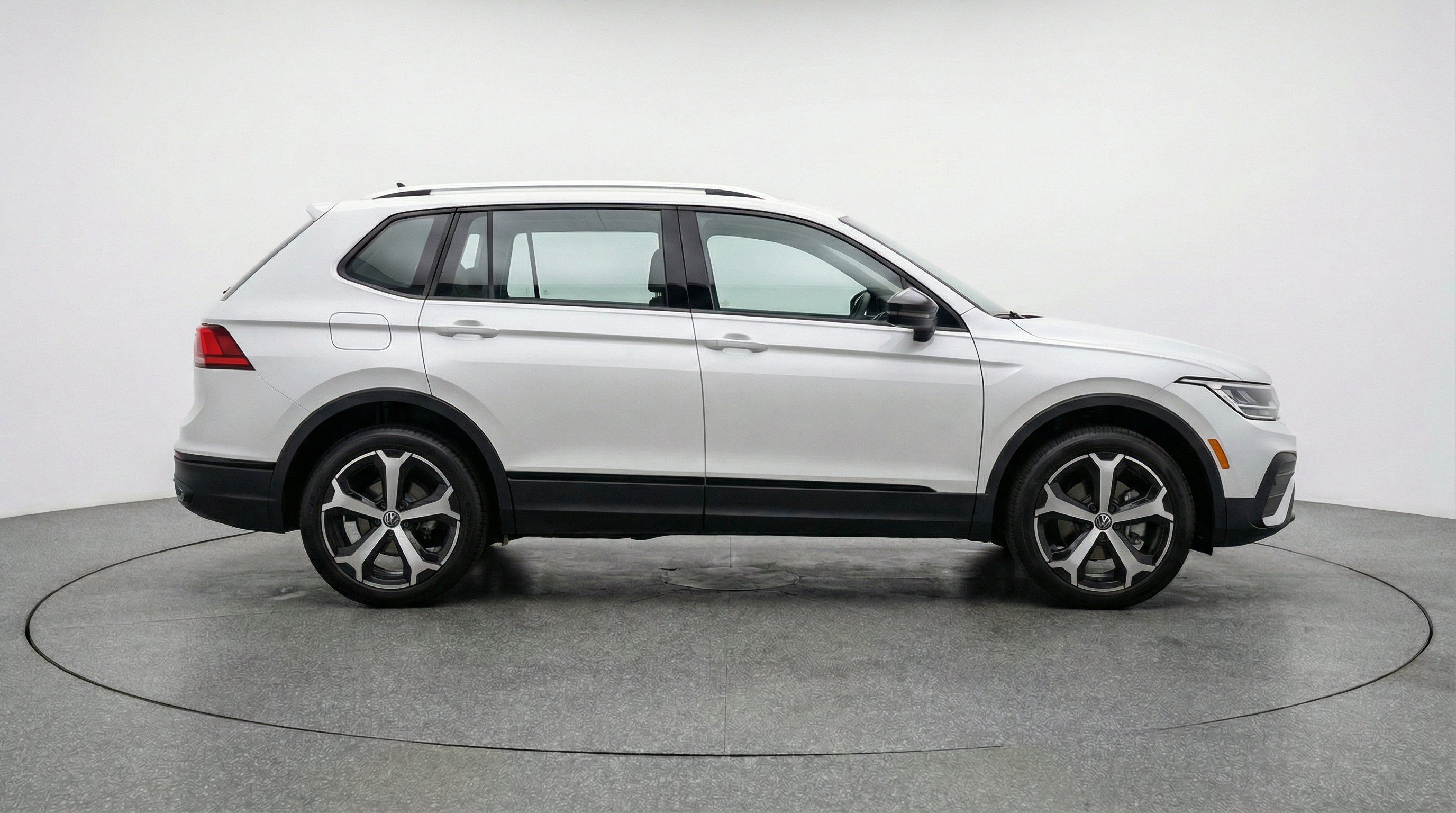 Thumbnail: 2026 Volkswagen Tiguan - 10