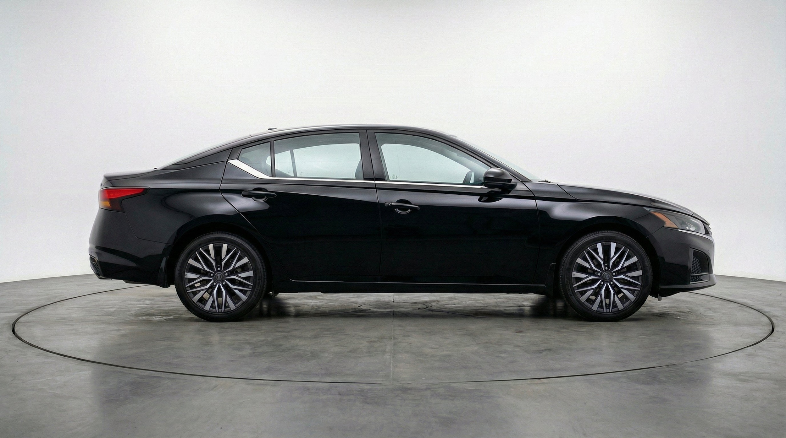 Thumbnail: 2025 Nissan Altima - 10