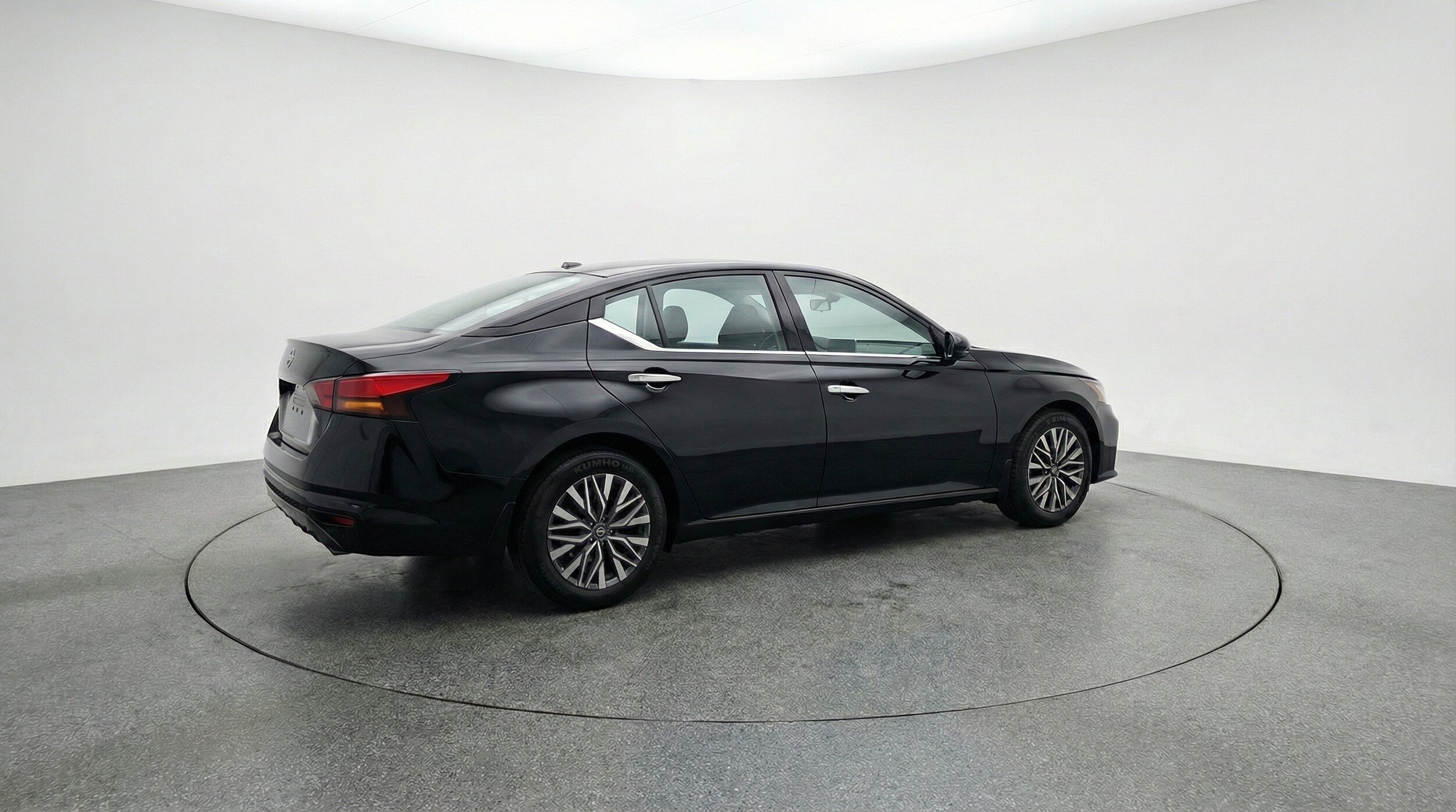 Thumbnail: 2025 Nissan Altima - 9