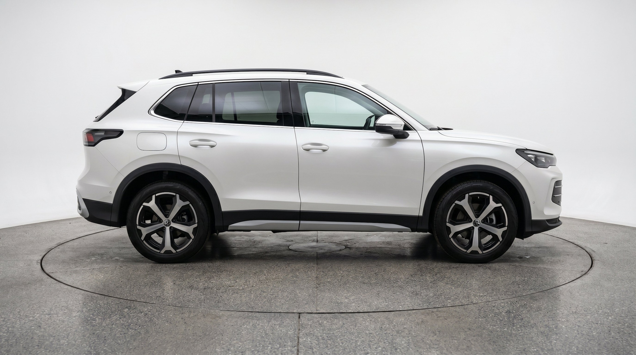 Thumbnail: 2026 Volkswagen Tiguan - 10