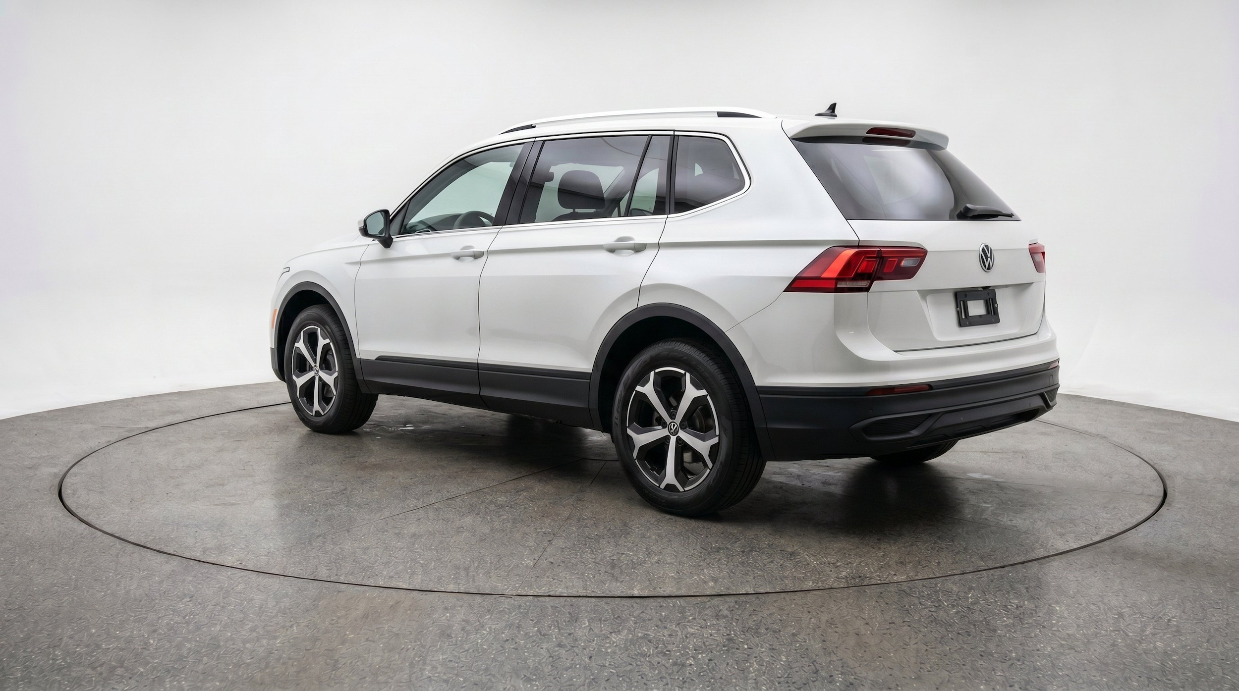 Thumbnail: 2026 Volkswagen Tiguan - 6