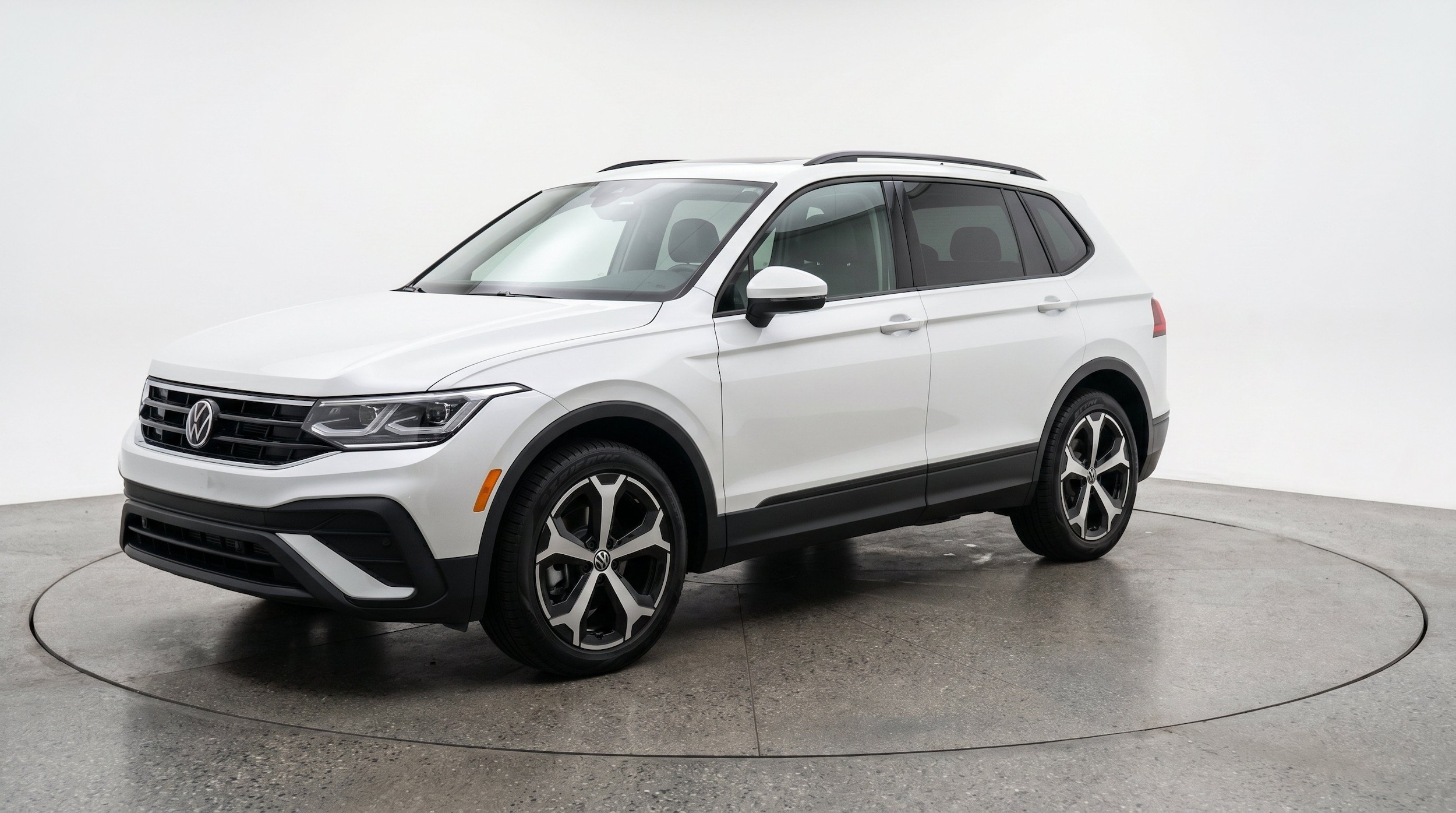 Thumbnail: 2026 Volkswagen Tiguan - 3