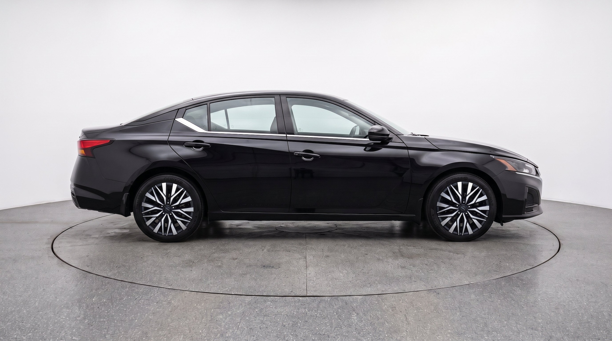 Thumbnail: 2025 Nissan Altima - 10
