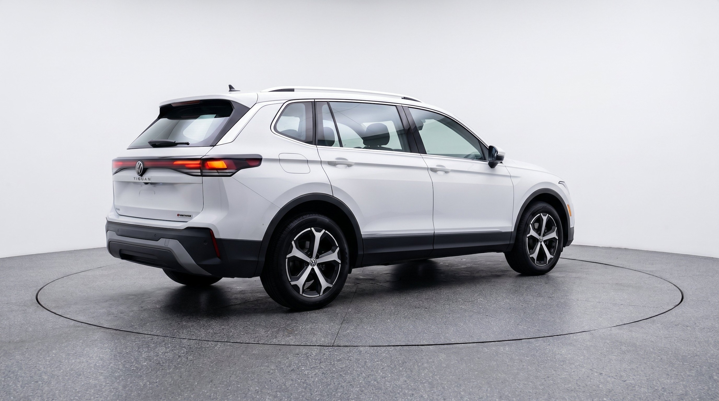 Thumbnail: 2026 Volkswagen Tiguan - 9