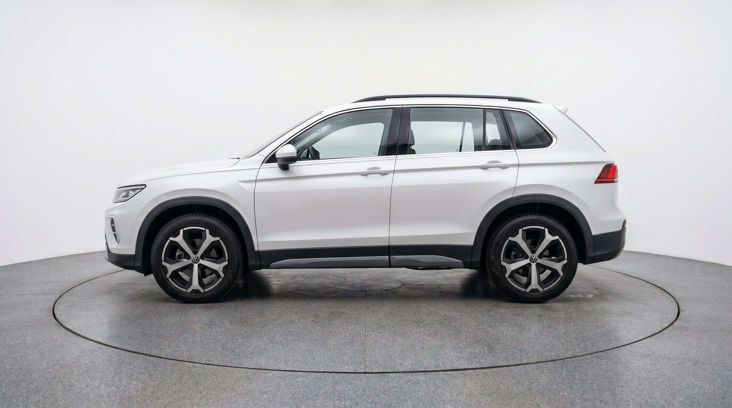 Thumbnail: 2026 Volkswagen Tiguan - 5
