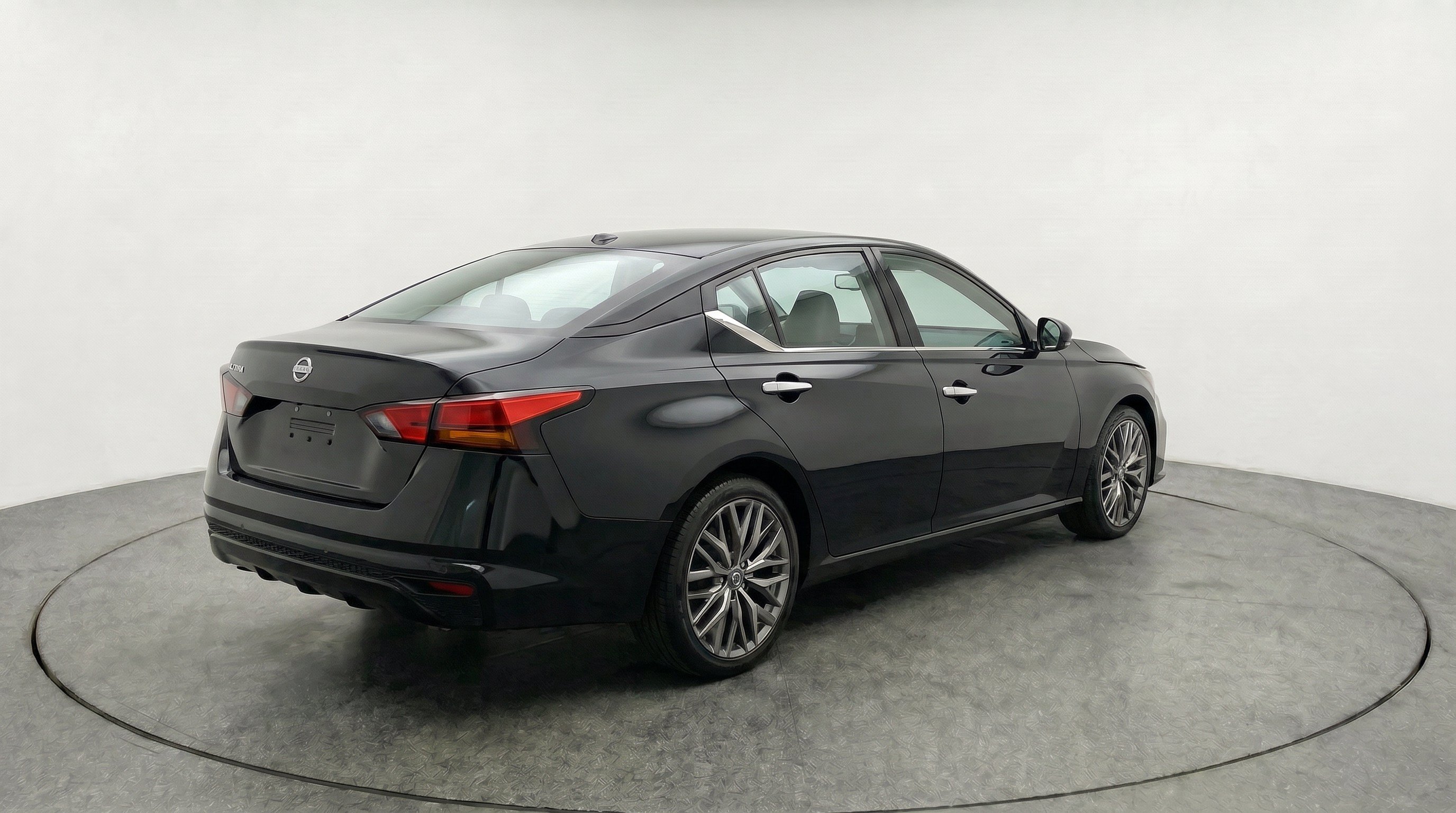 Thumbnail: 2025 Nissan Altima - 9