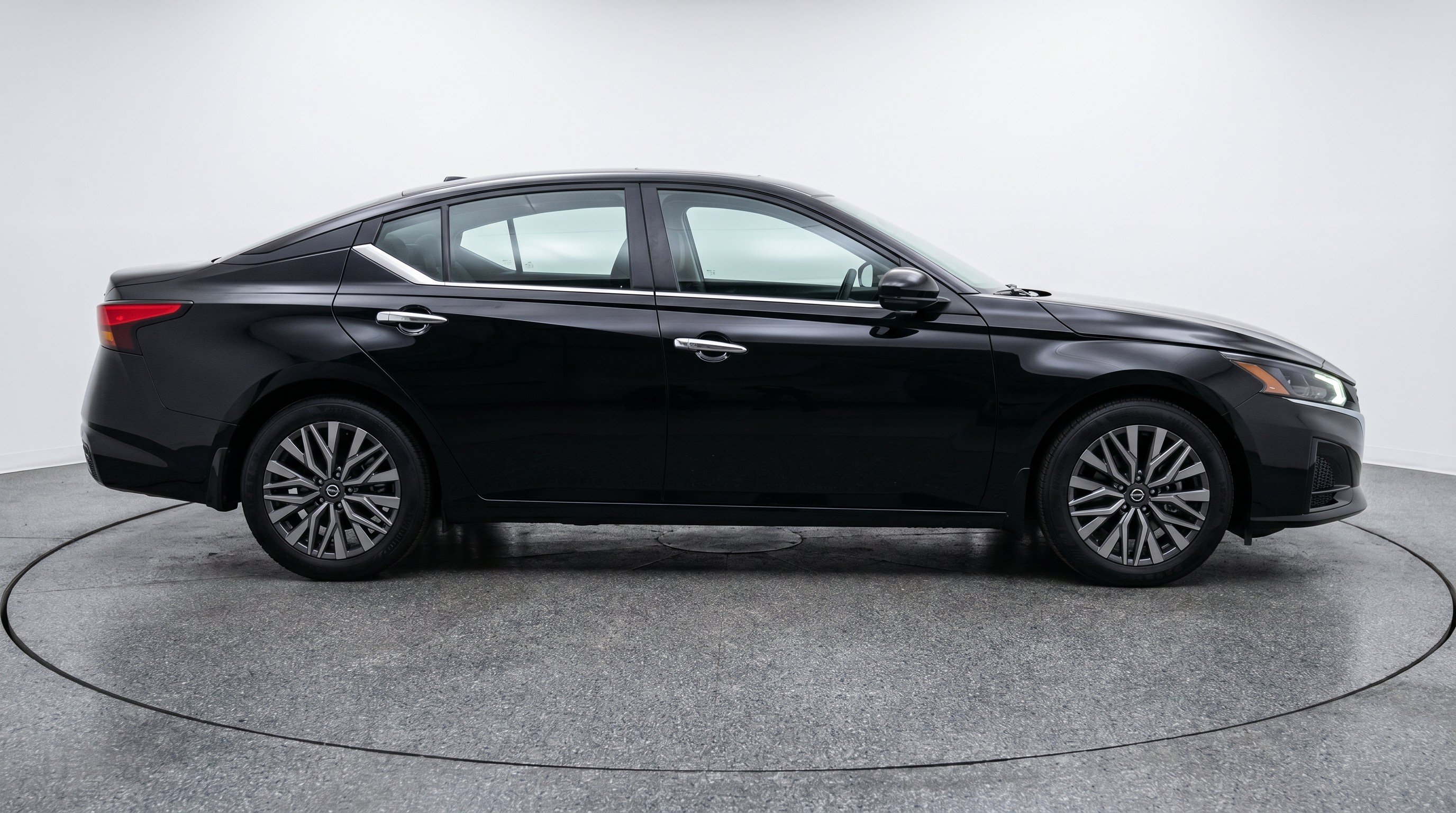 Thumbnail: 2025 Nissan Altima - 10