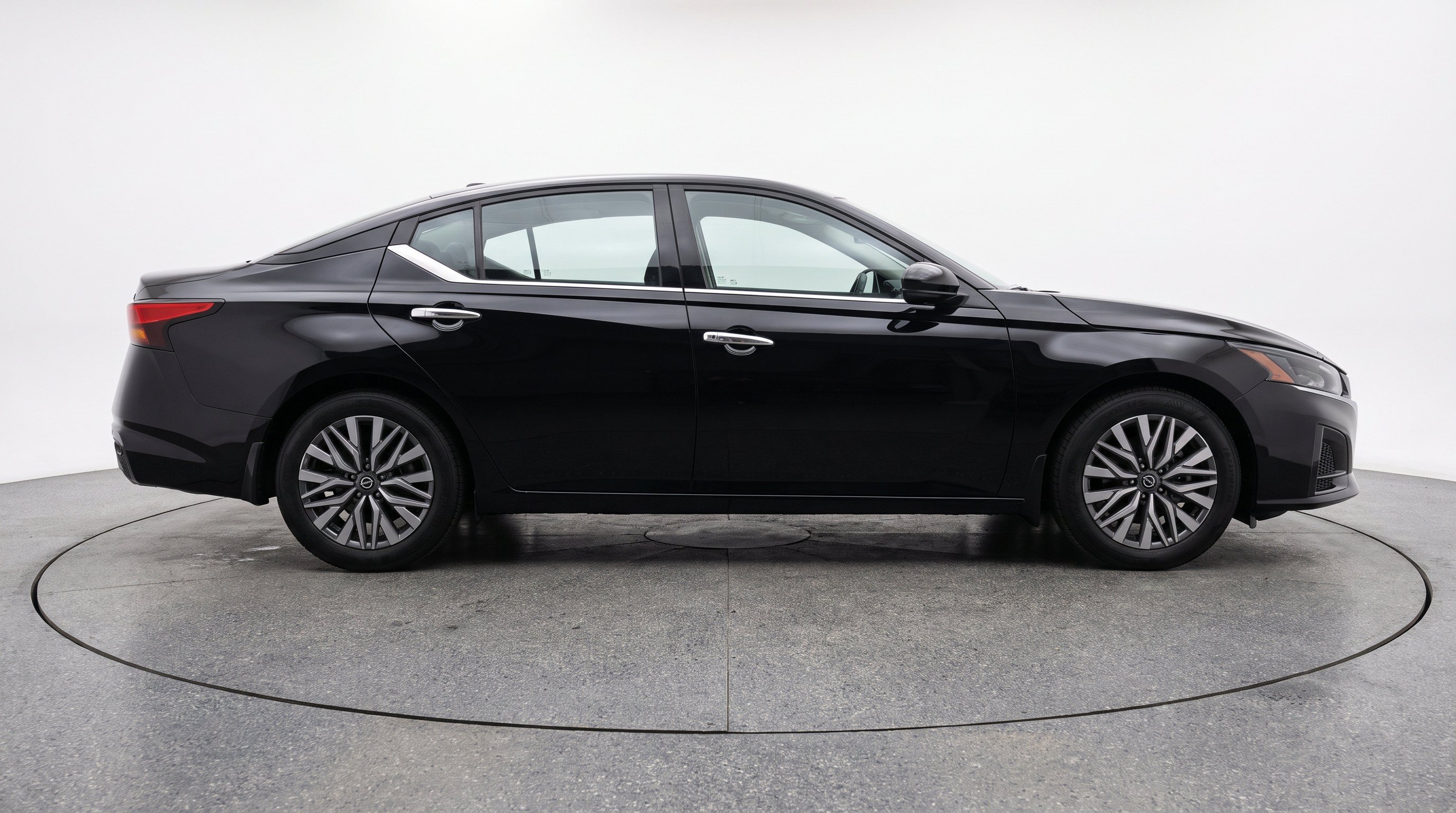 Thumbnail: 2025 Nissan Altima - 10
