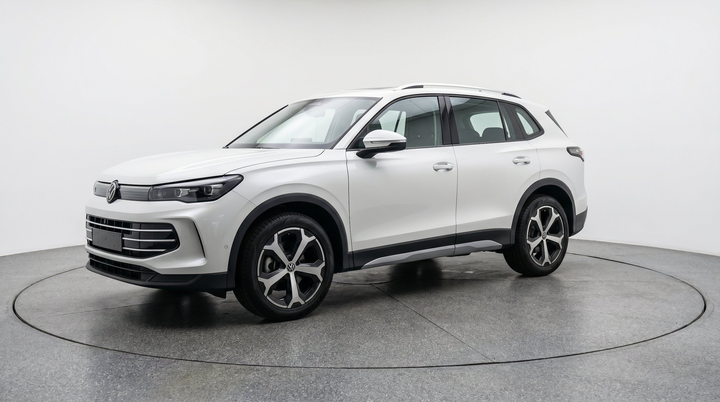 Thumbnail: 2026 Volkswagen Tiguan - 3