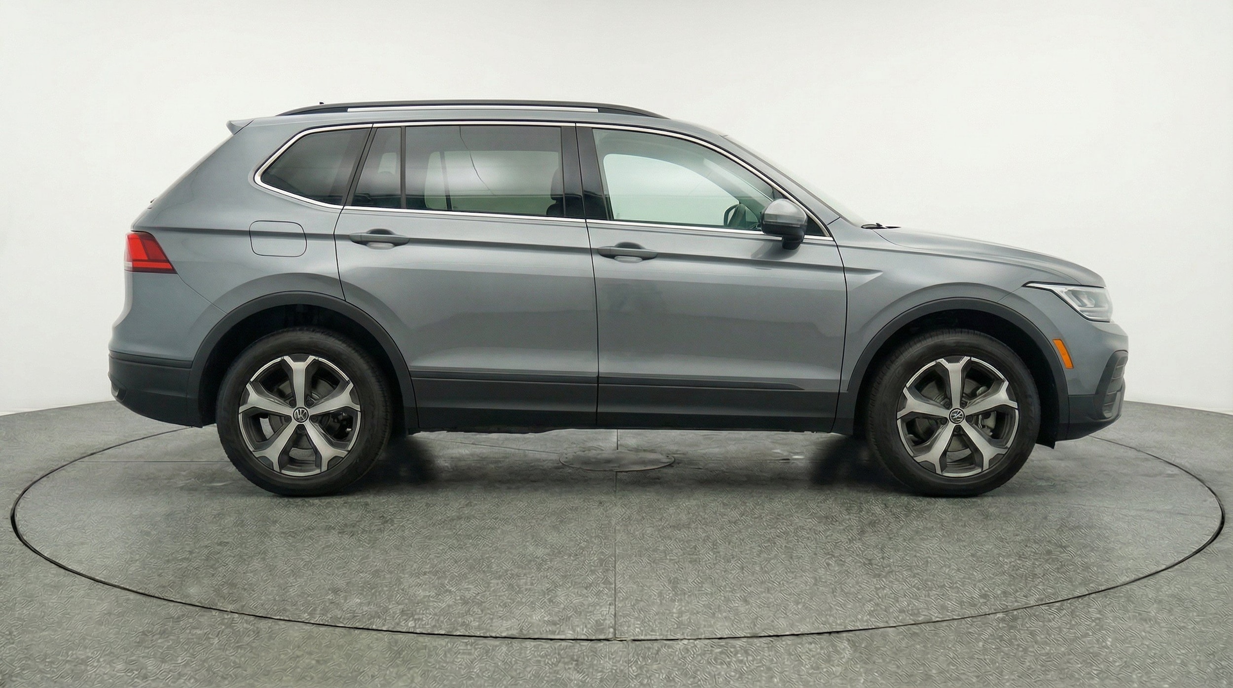 Thumbnail: 2026 Volkswagen Tiguan - 10