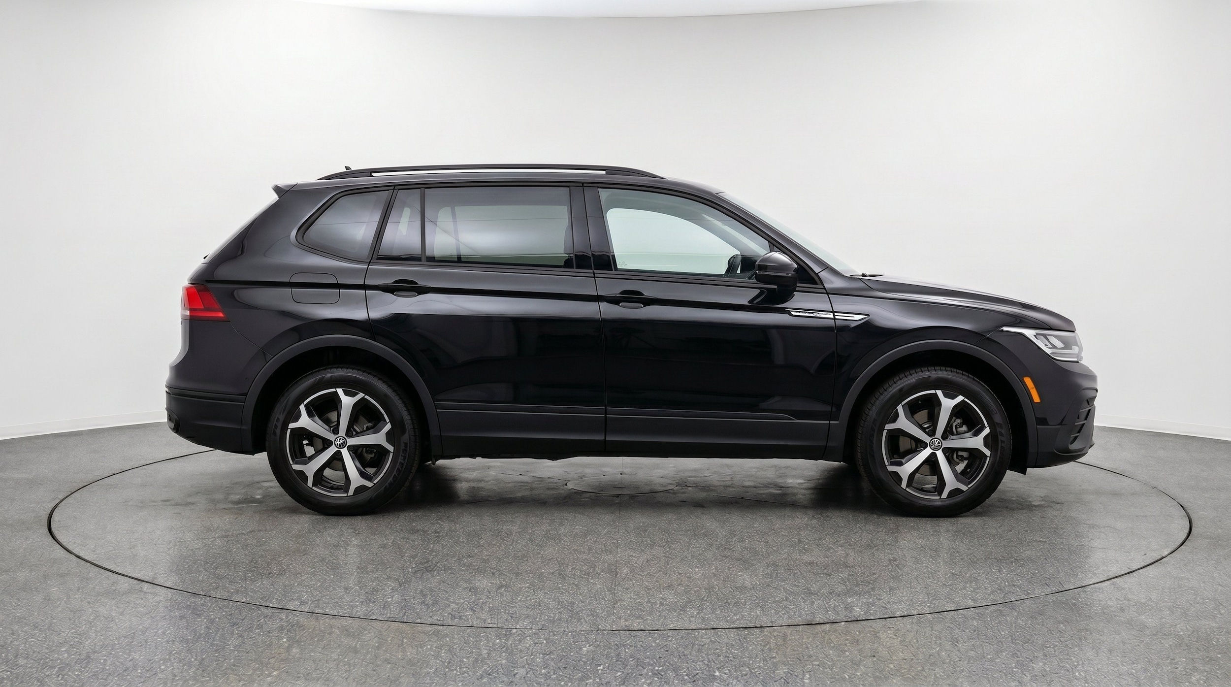 Thumbnail: 2026 Volkswagen Tiguan - 10