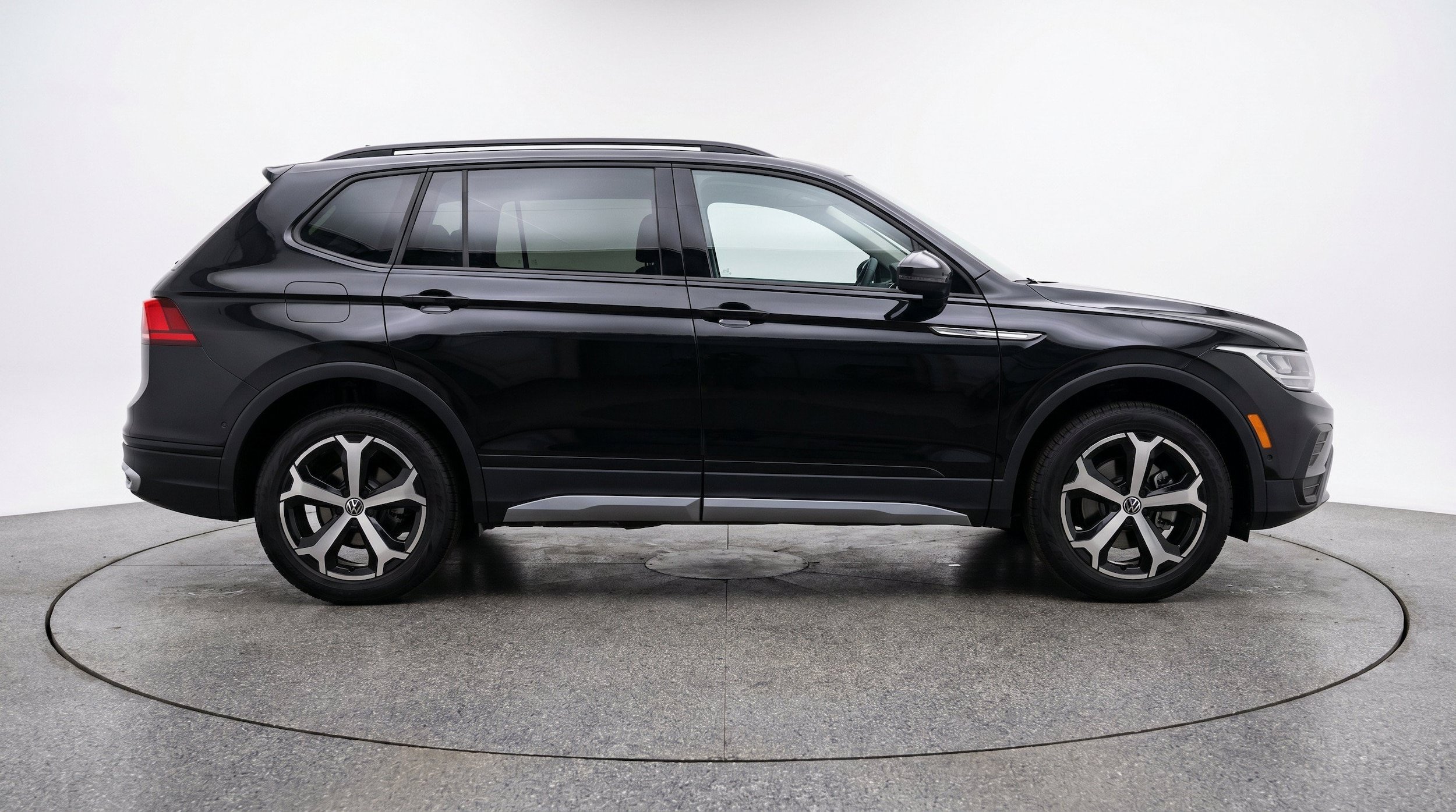 Thumbnail: 2026 Volkswagen Tiguan - 10