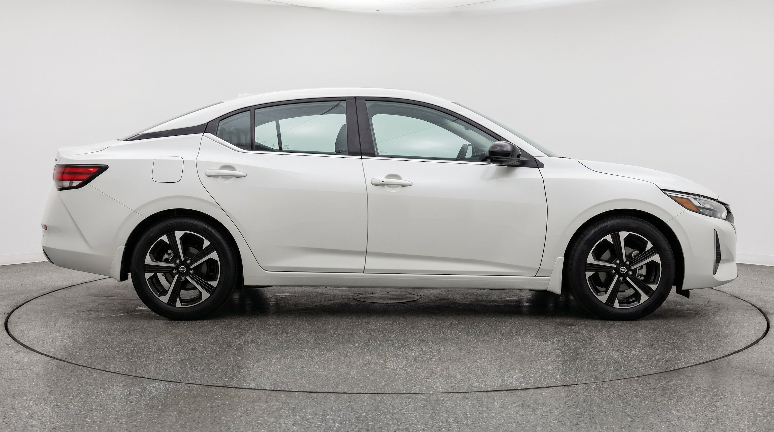 Thumbnail: 2025 Nissan Sentra - 10