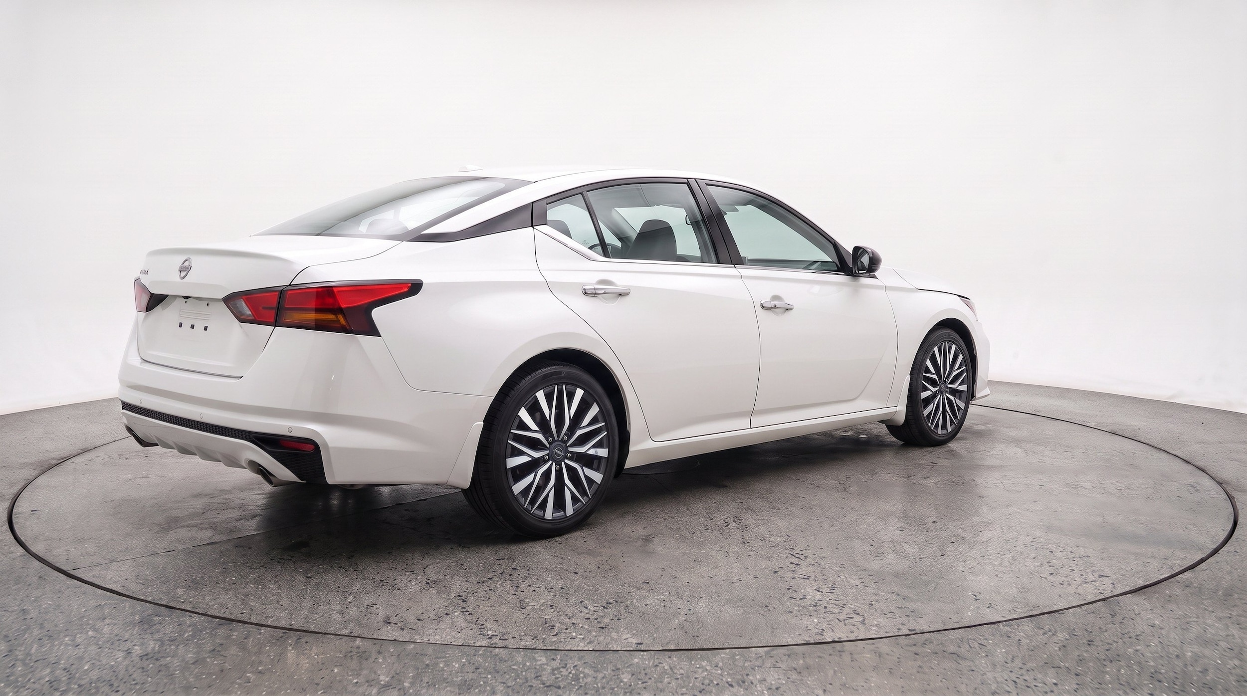 Thumbnail: 2025 Nissan Altima - 9