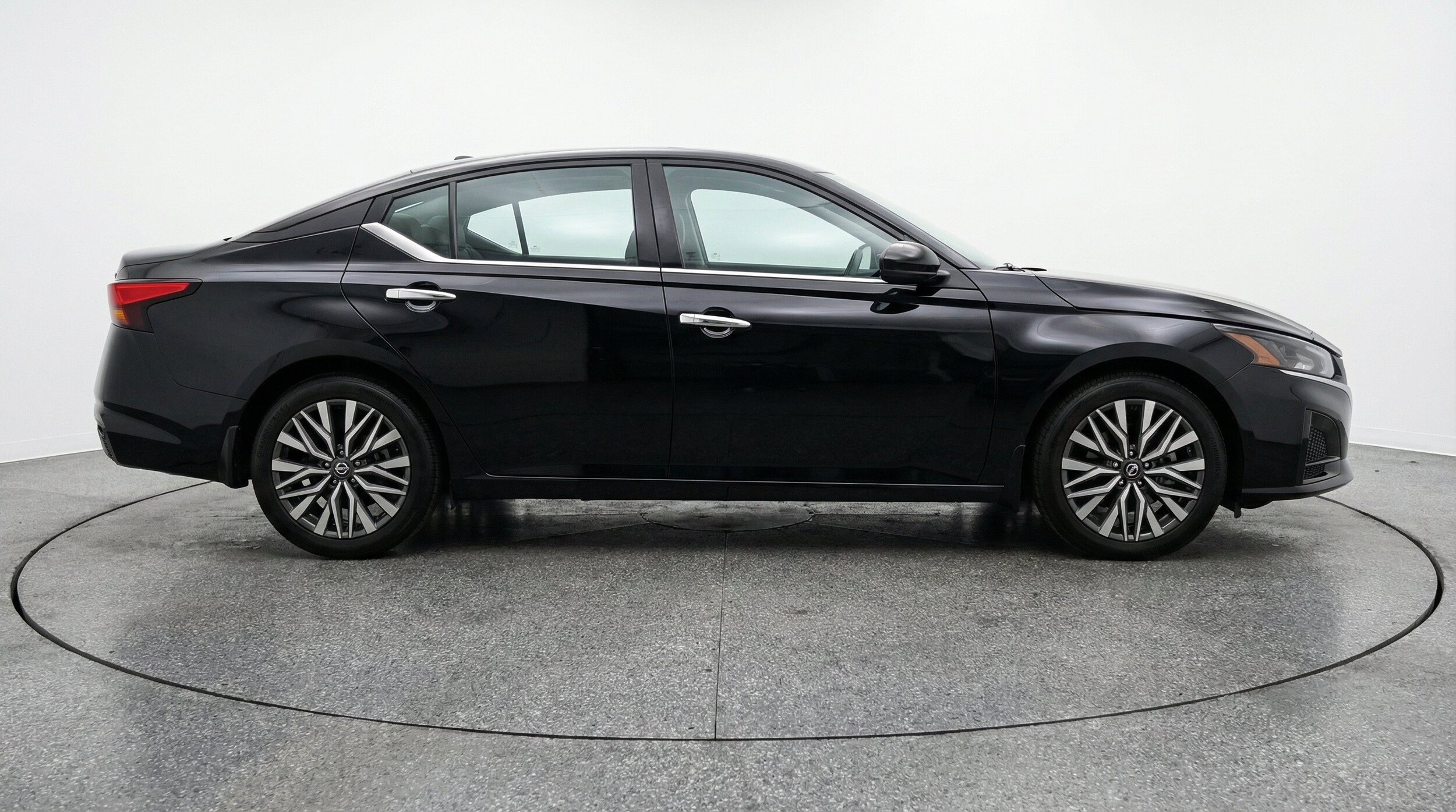 Thumbnail: 2025 Nissan Altima - 10