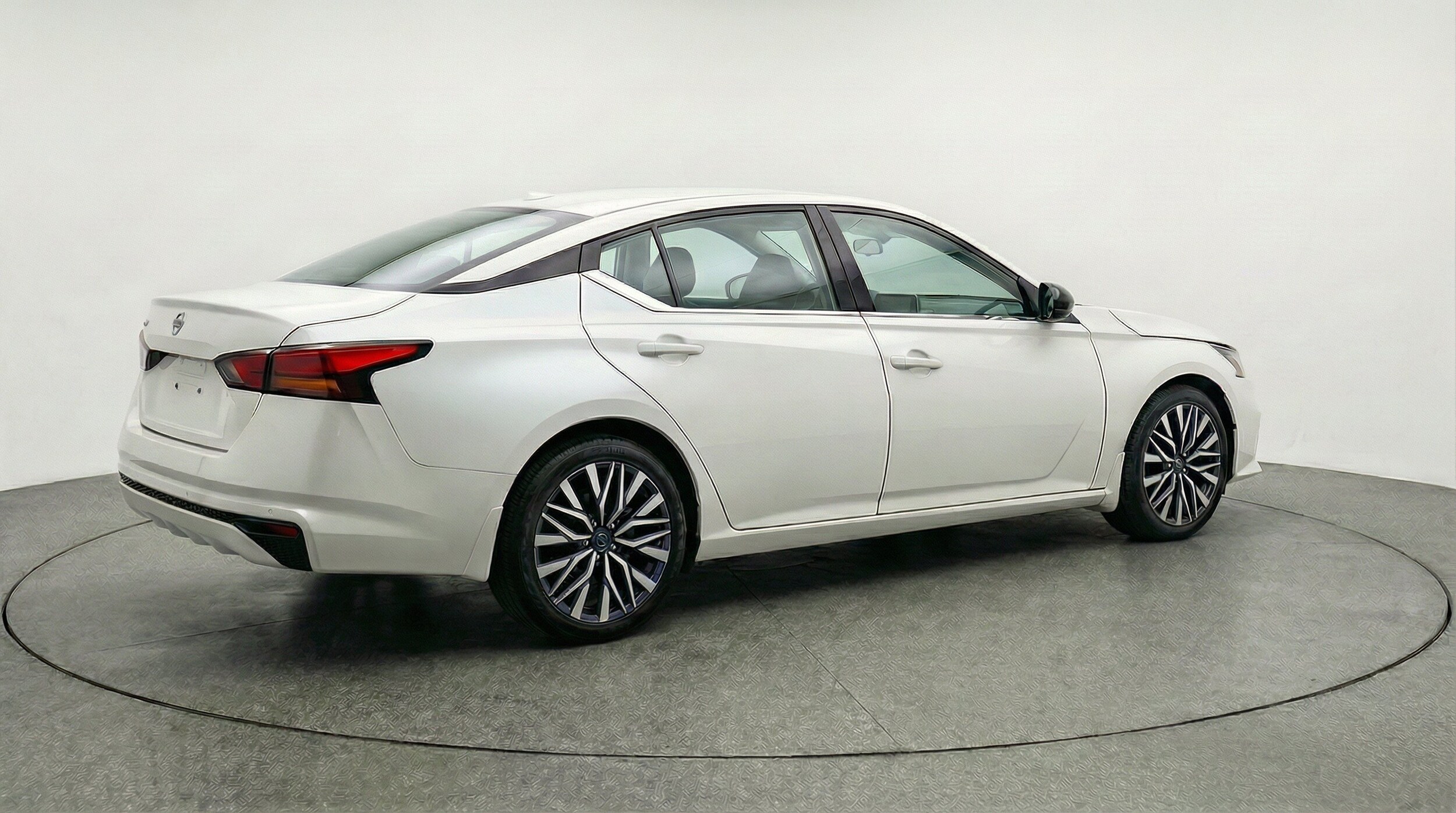 Thumbnail: 2025 Nissan Altima - 9