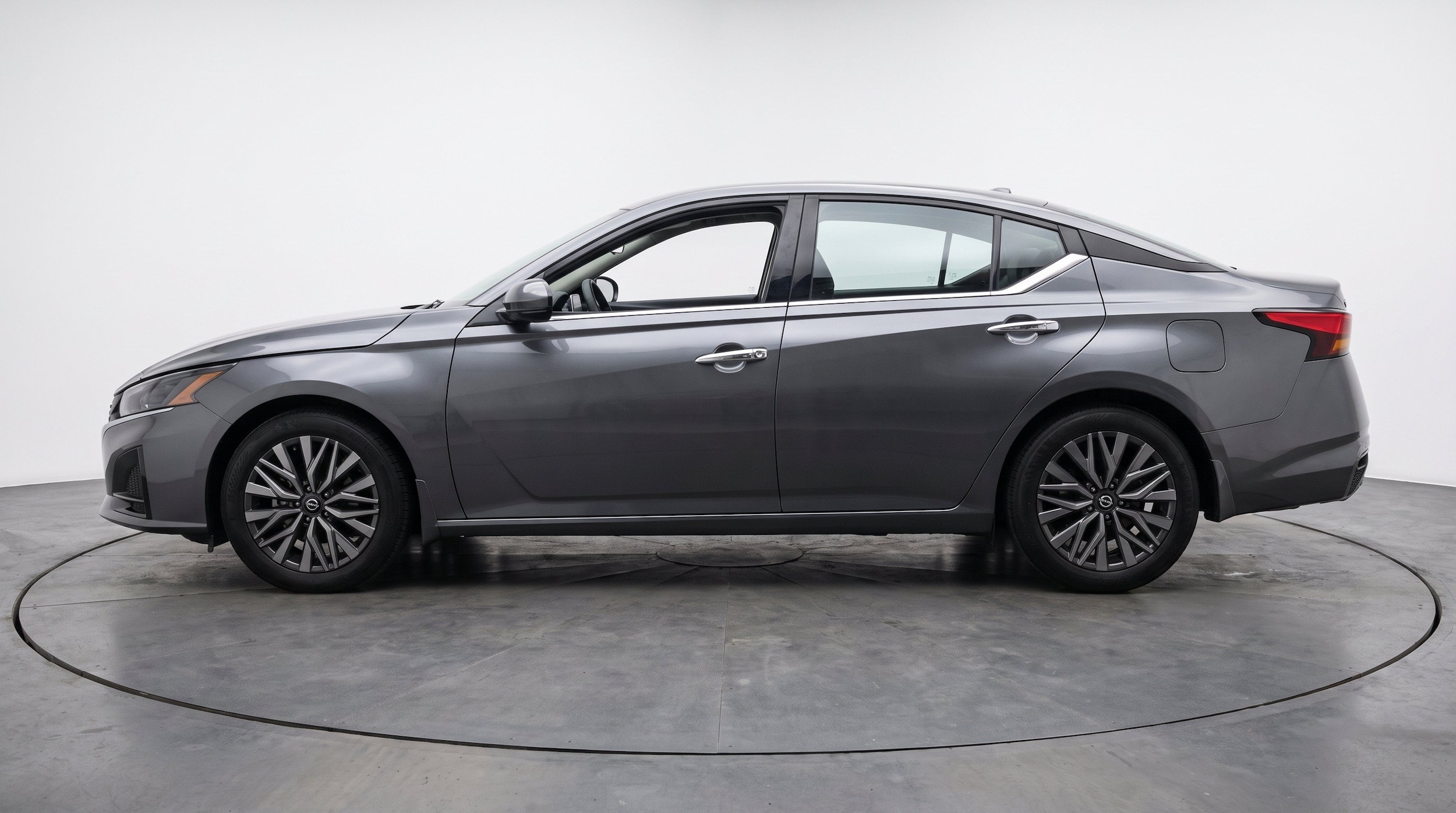Thumbnail: 2025 Nissan Altima - 5