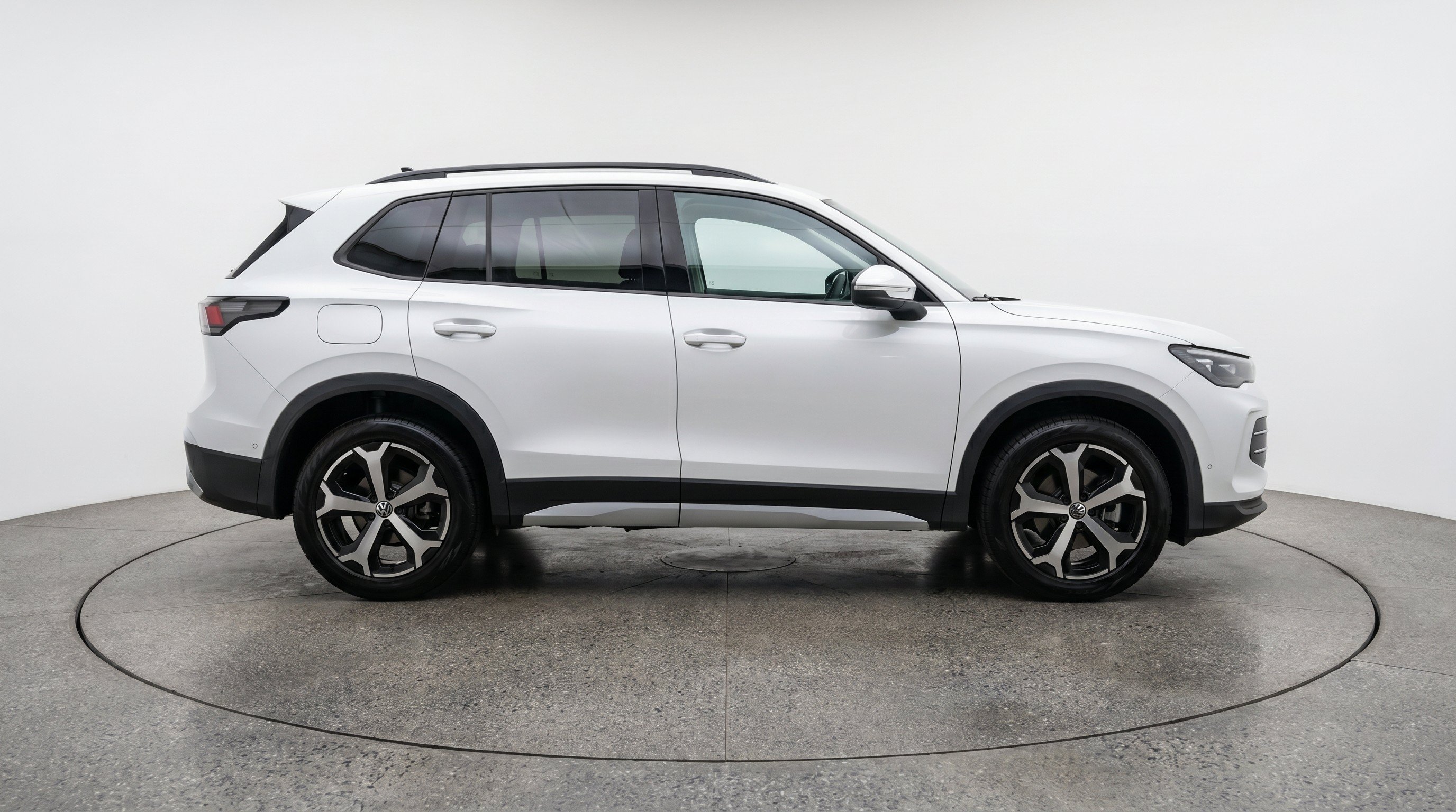 Thumbnail: 2026 Volkswagen Tiguan - 10