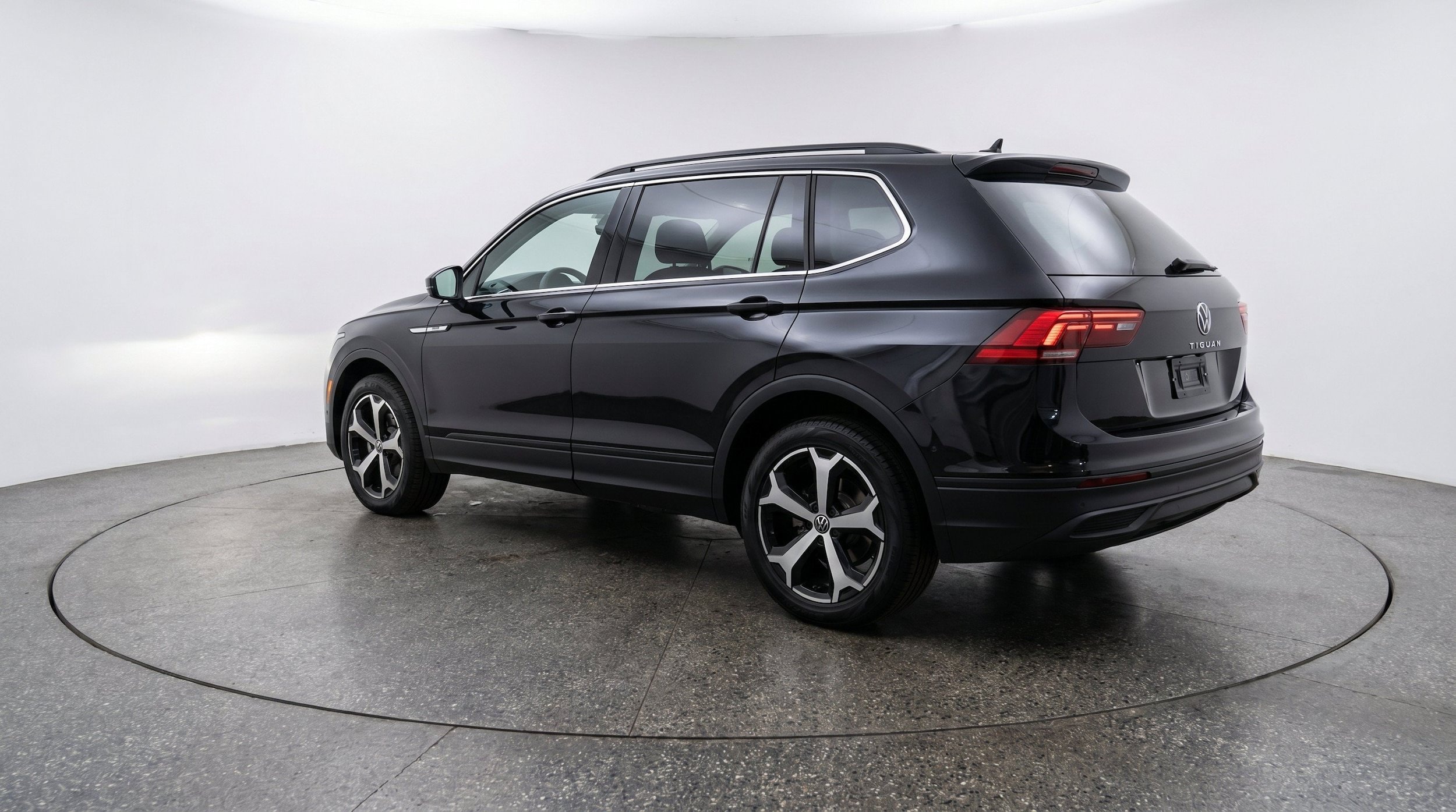Thumbnail: 2026 Volkswagen Tiguan - 6